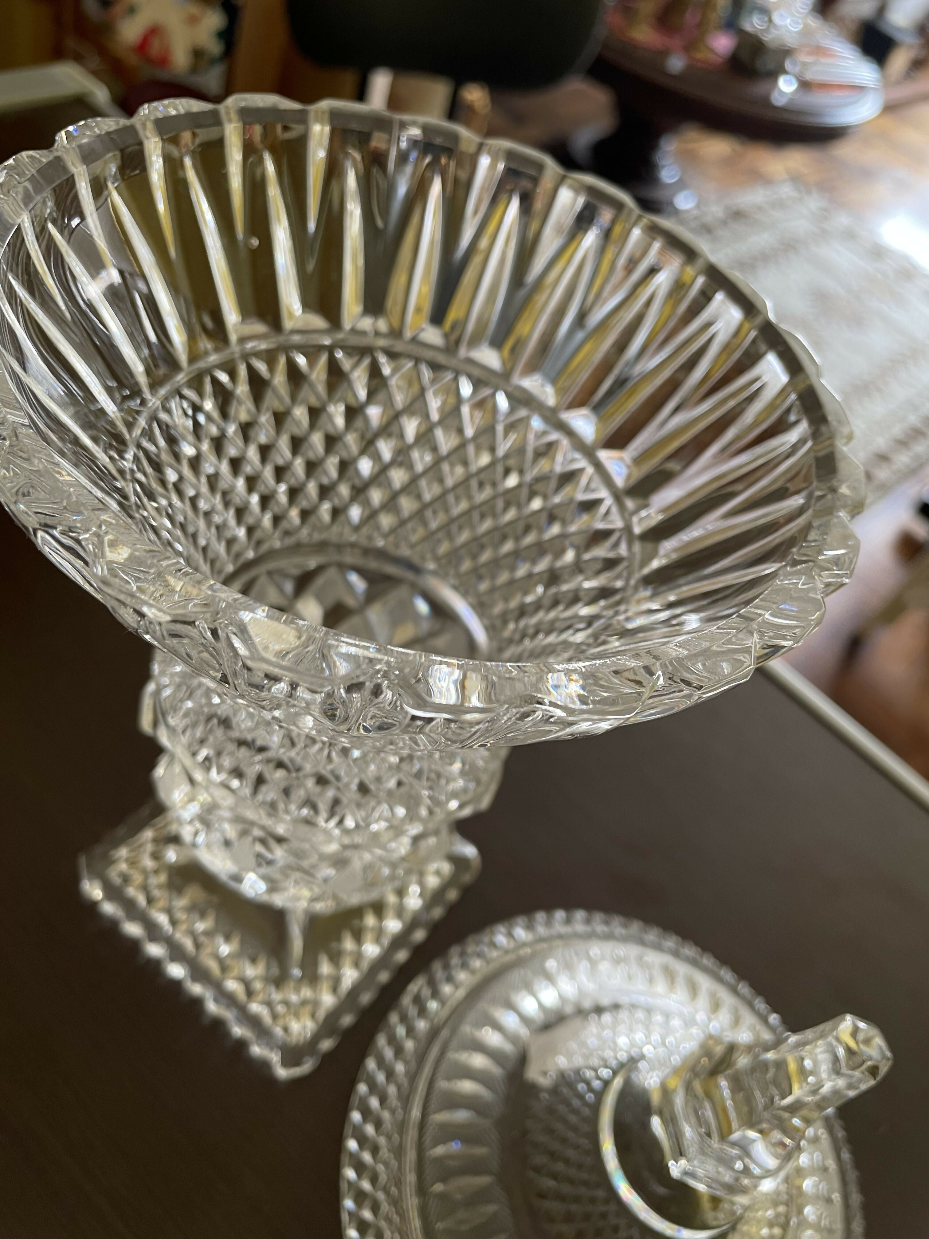 Bombonière ou compoteira em cristal lapidado