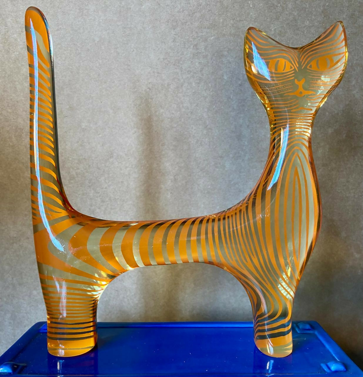 Gato em resina assinado por Abraham Palatnik (DMCPS_286)