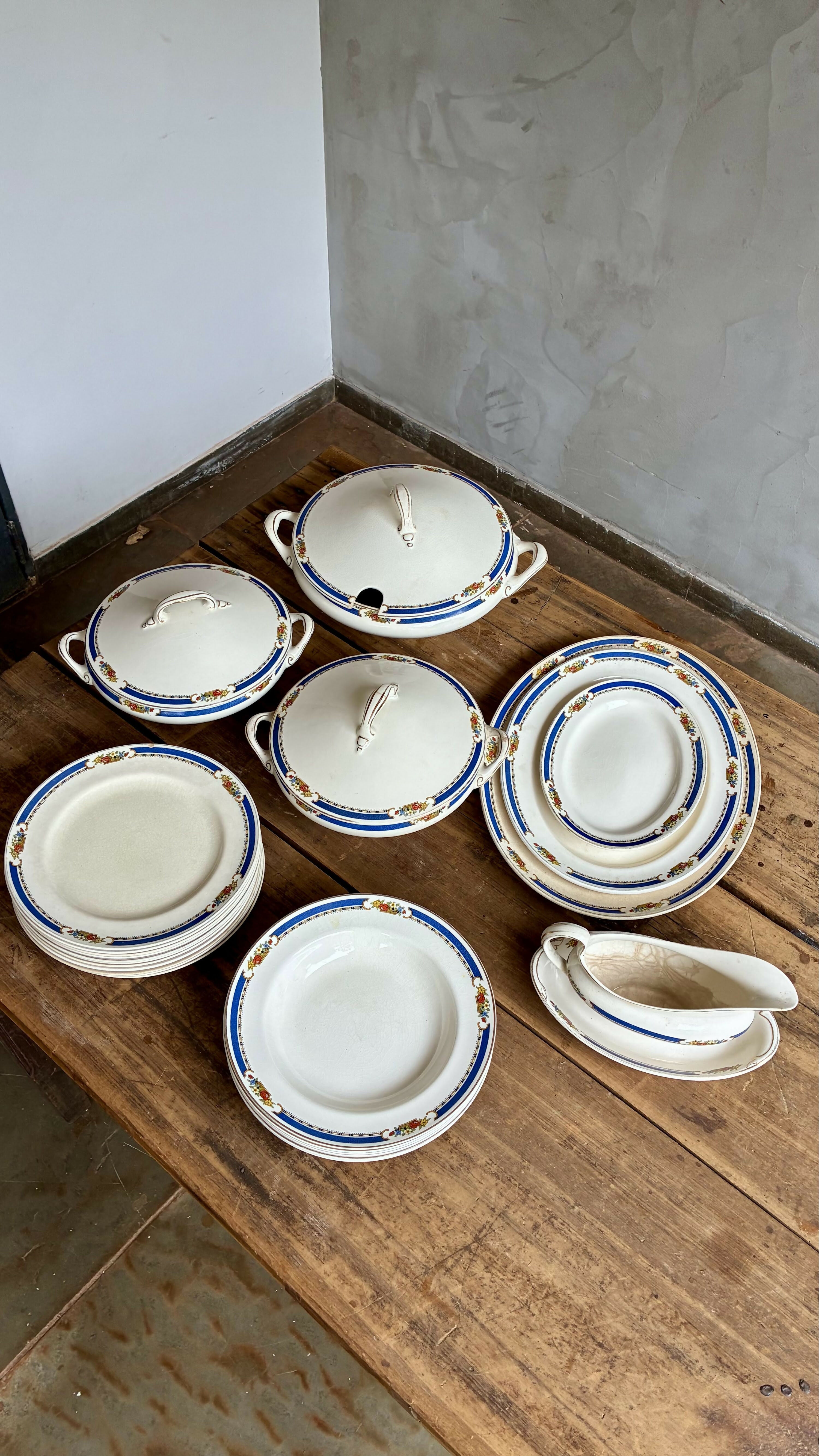 Aparelho de Jantar Antigo