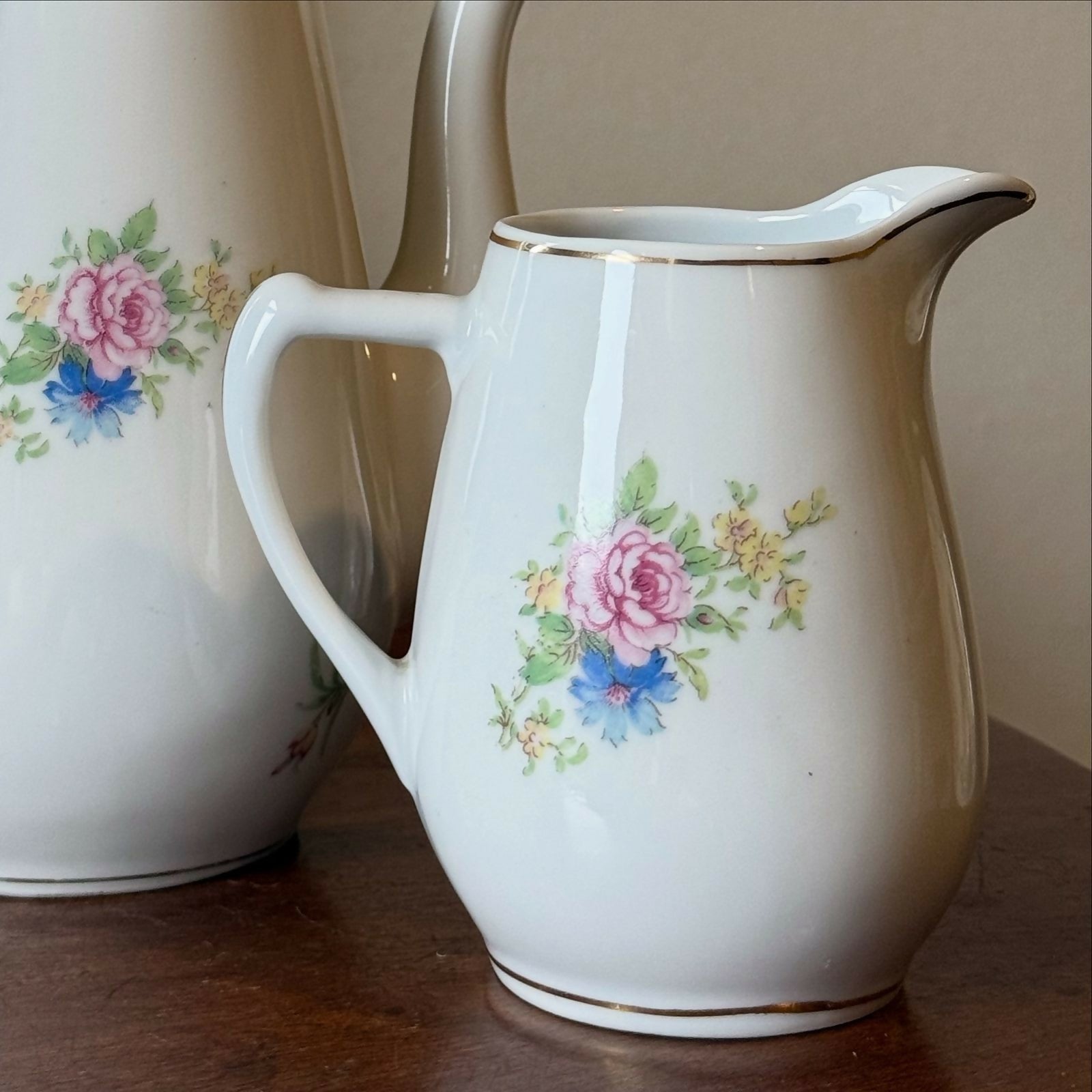 Bule de Café + Cremeira em Porcelana Vitrificada da Manufatura Porcelana Real