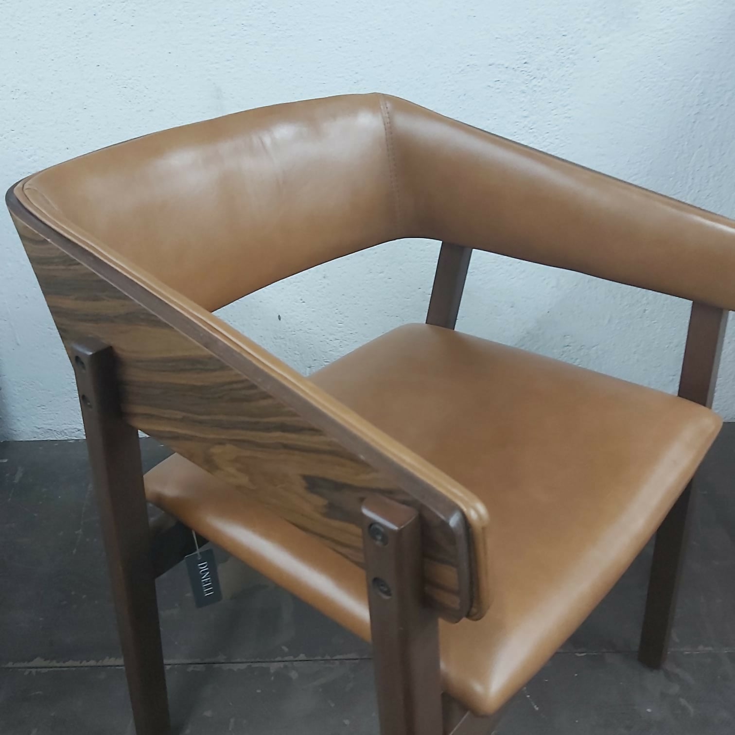 Cadeira Dunelli - modelo Melissa- perfeita!