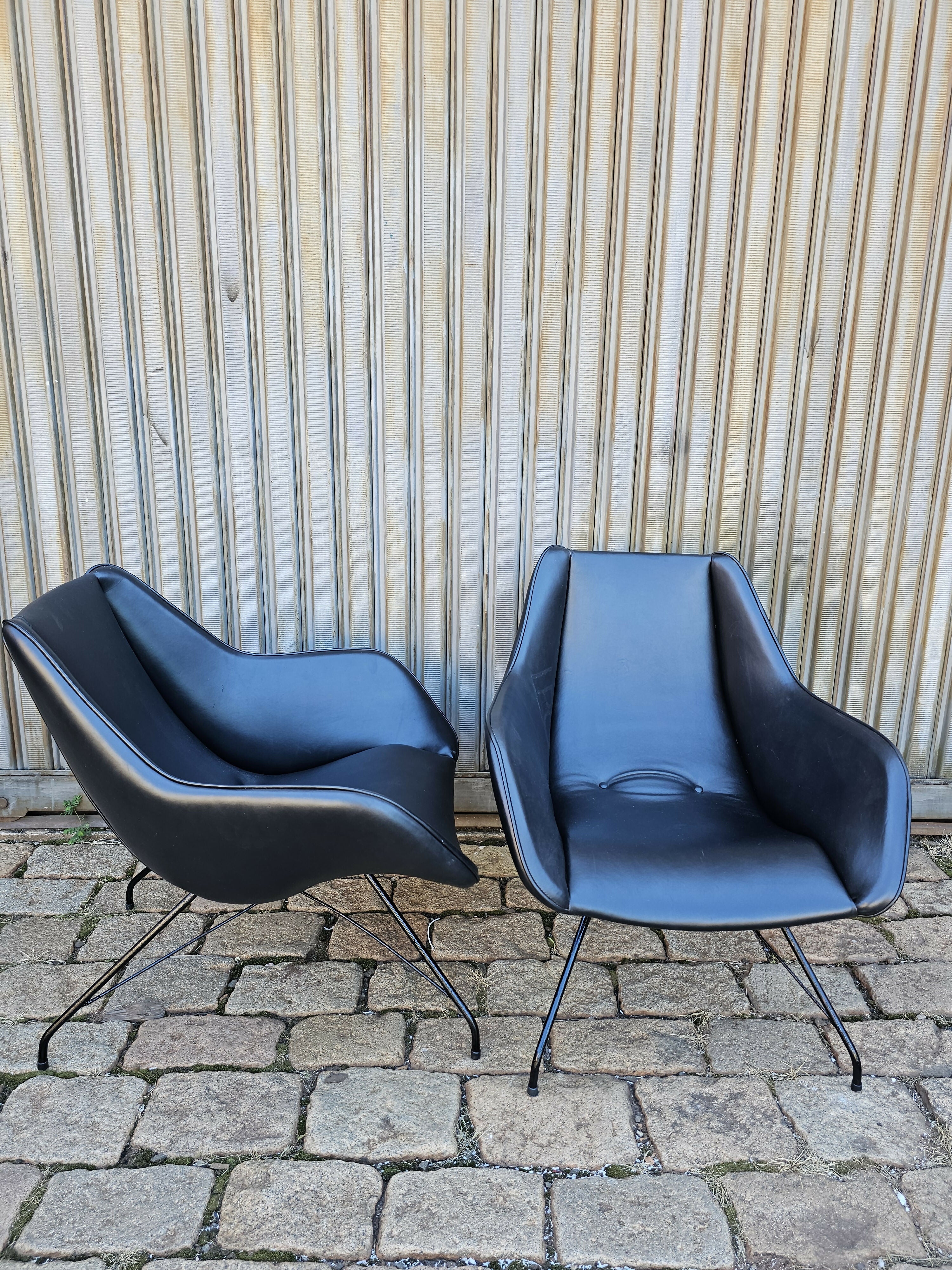 Par poltronas Concha em Couro natural - Carlo Hauner