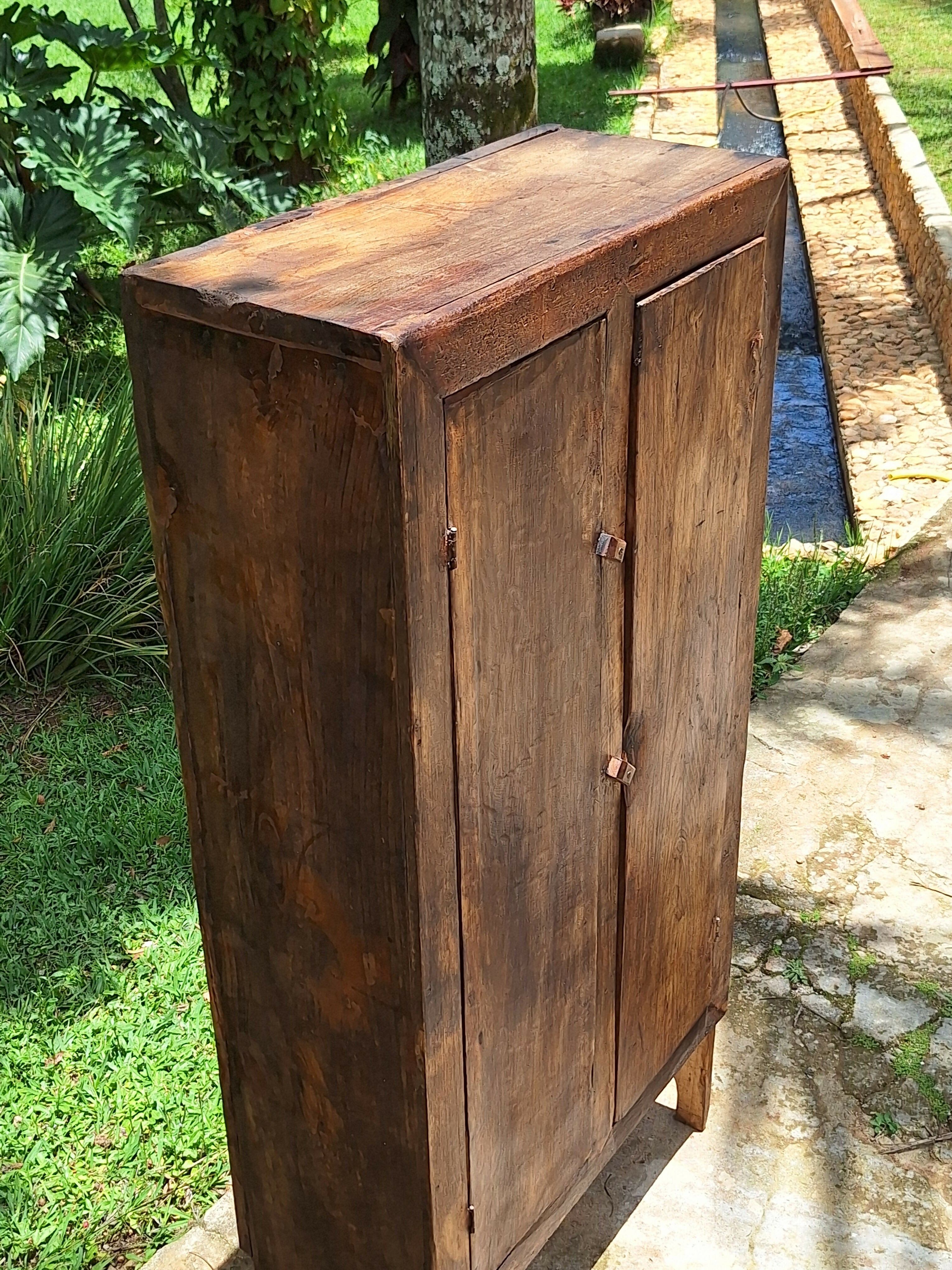 Armário Antigo Madeira Maciça Garimpo Mineiro