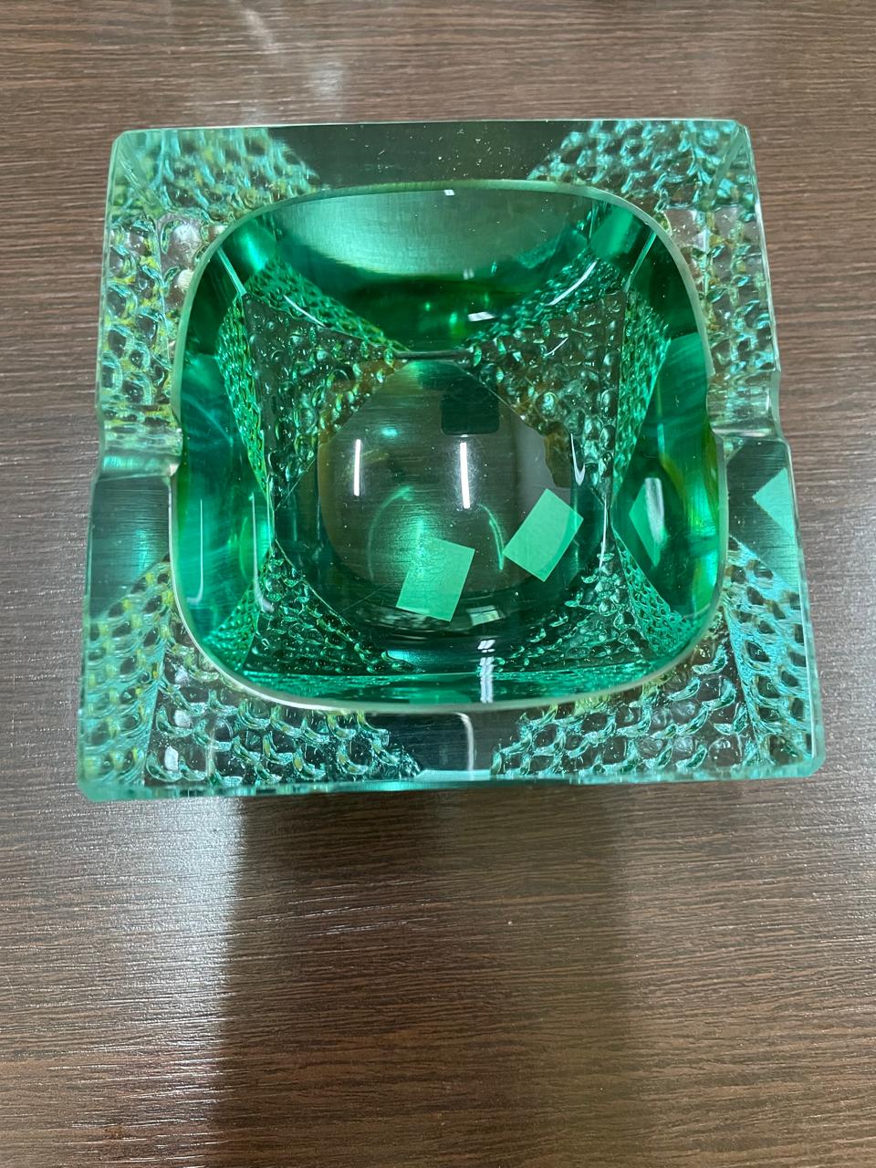 Maravilhoso Cinzeiro Murano Sommerso em tons de verde 