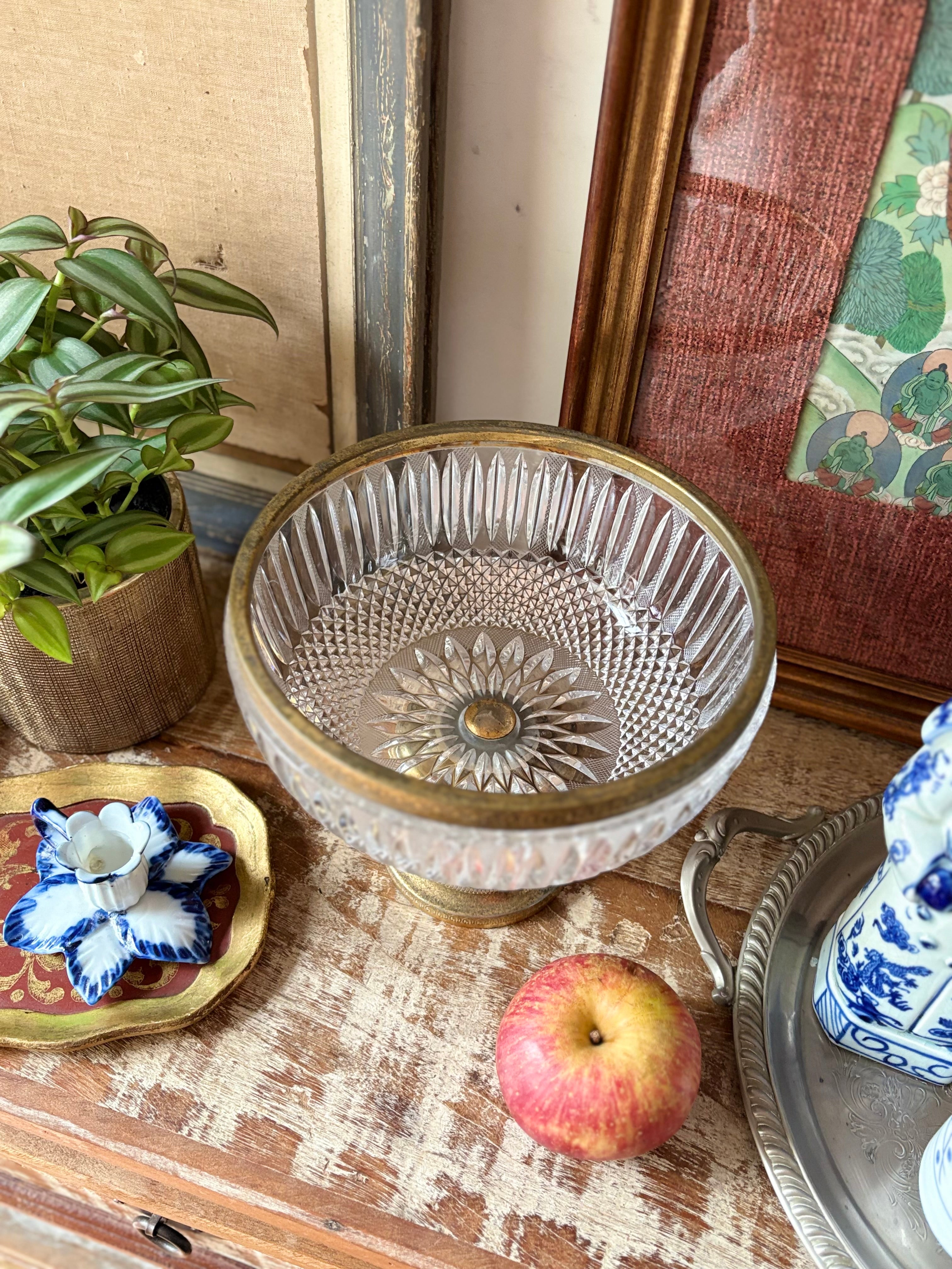 Centro de mesa ou fruteira em cristal e metal dourado 