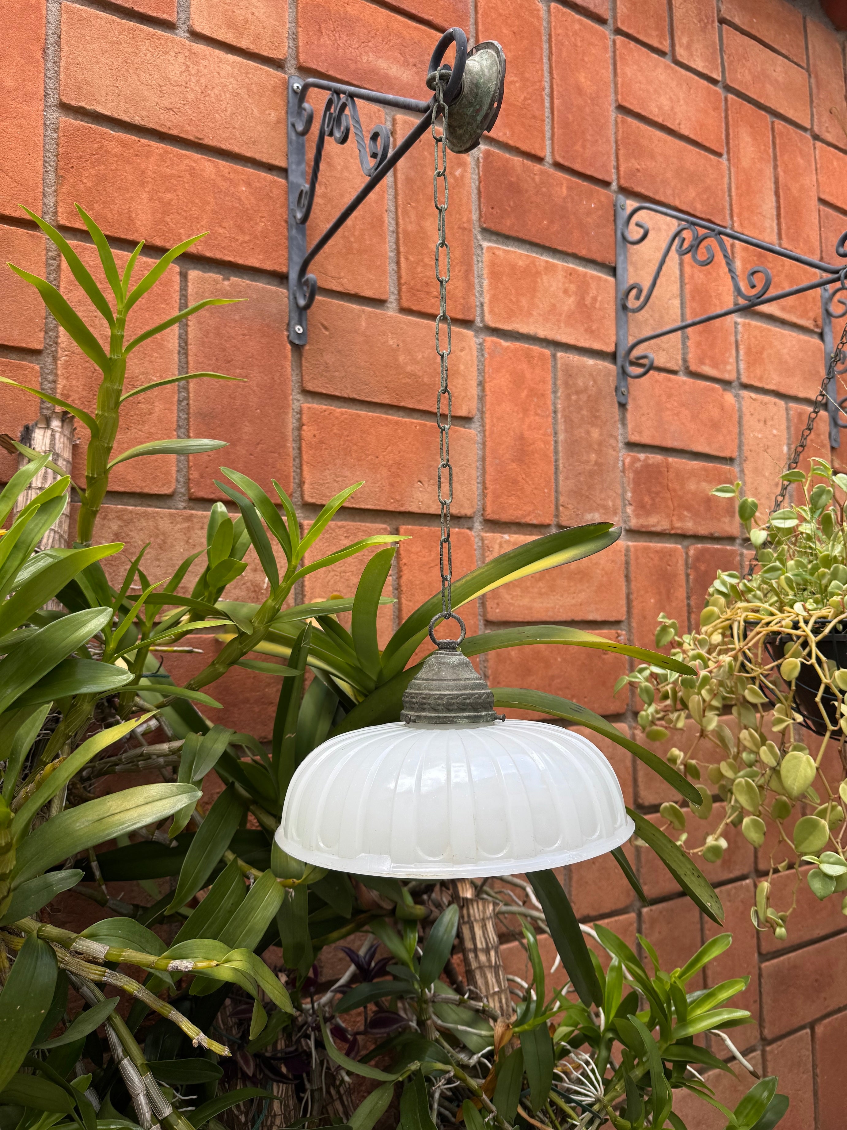 Rara Luminária Pendente em Opalina