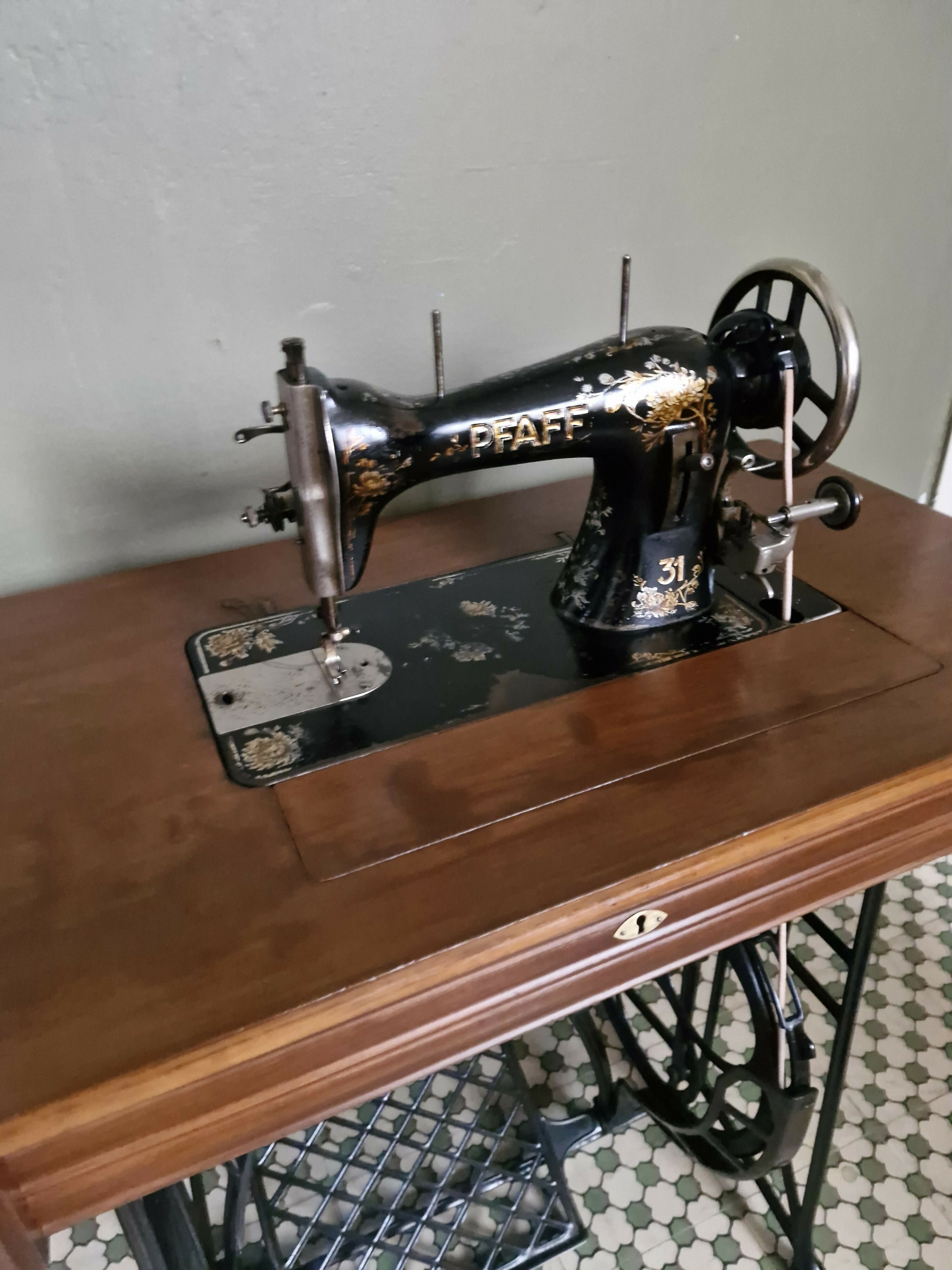 Máquina de costura Pffaf 31