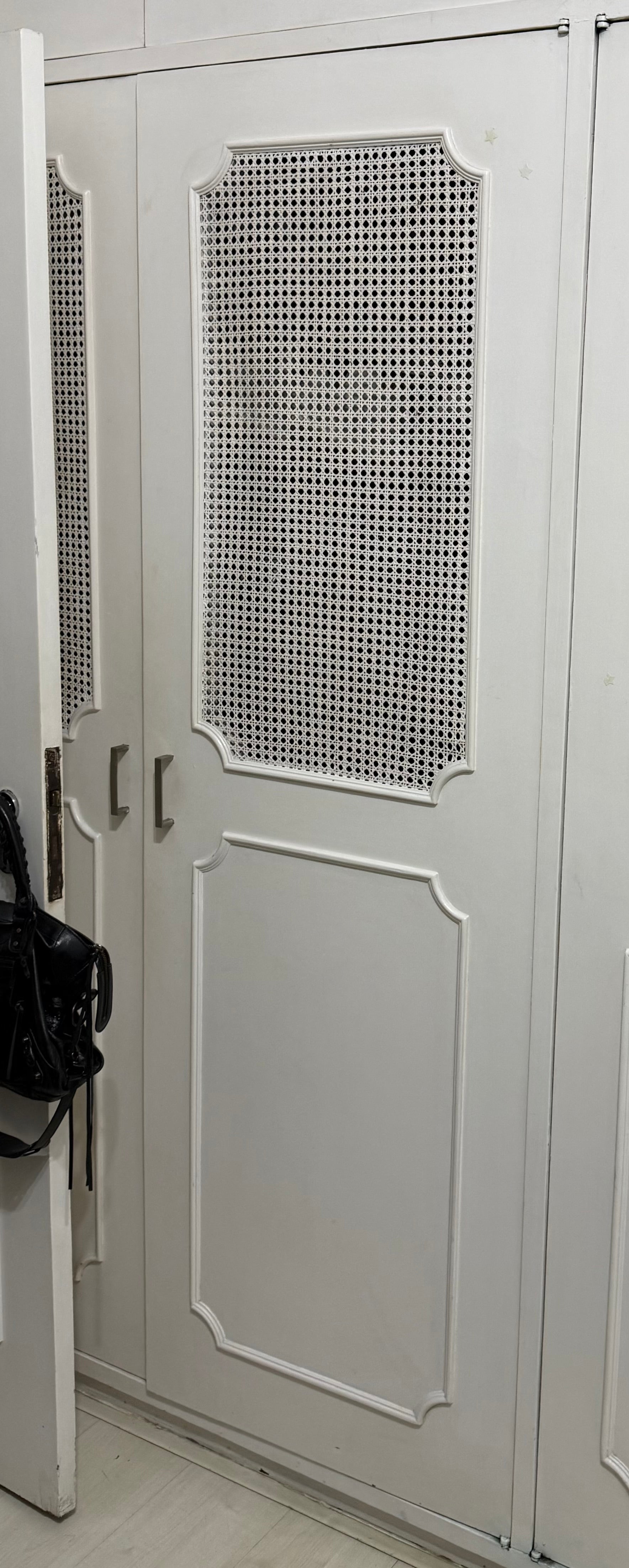 Portas de Palhinha laqueada em branco para uso decorativo 