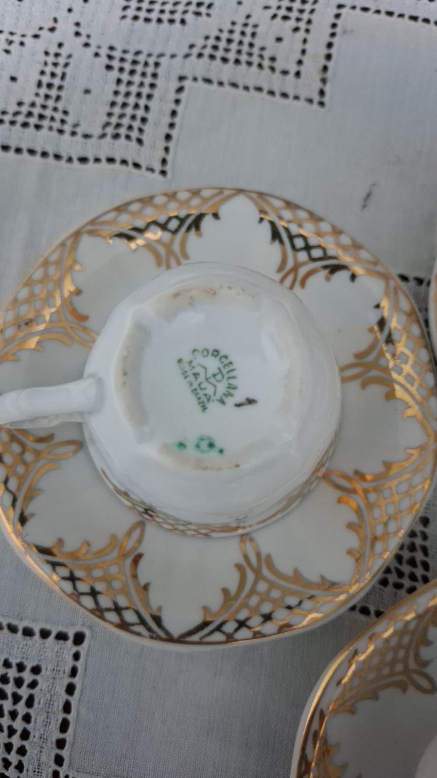 5 Xícaras para café Porcelana Mauá com adornos dourados 