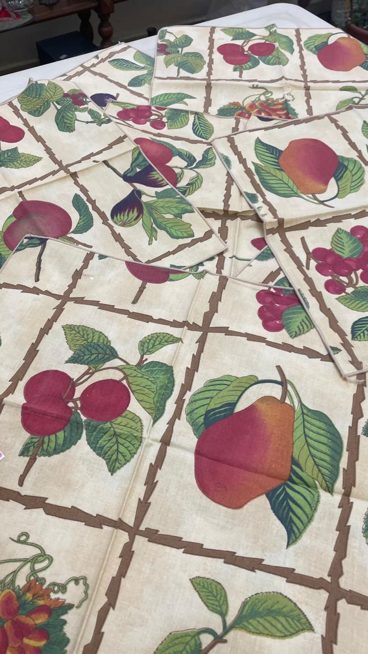 Quardanapos com estampa de frutas