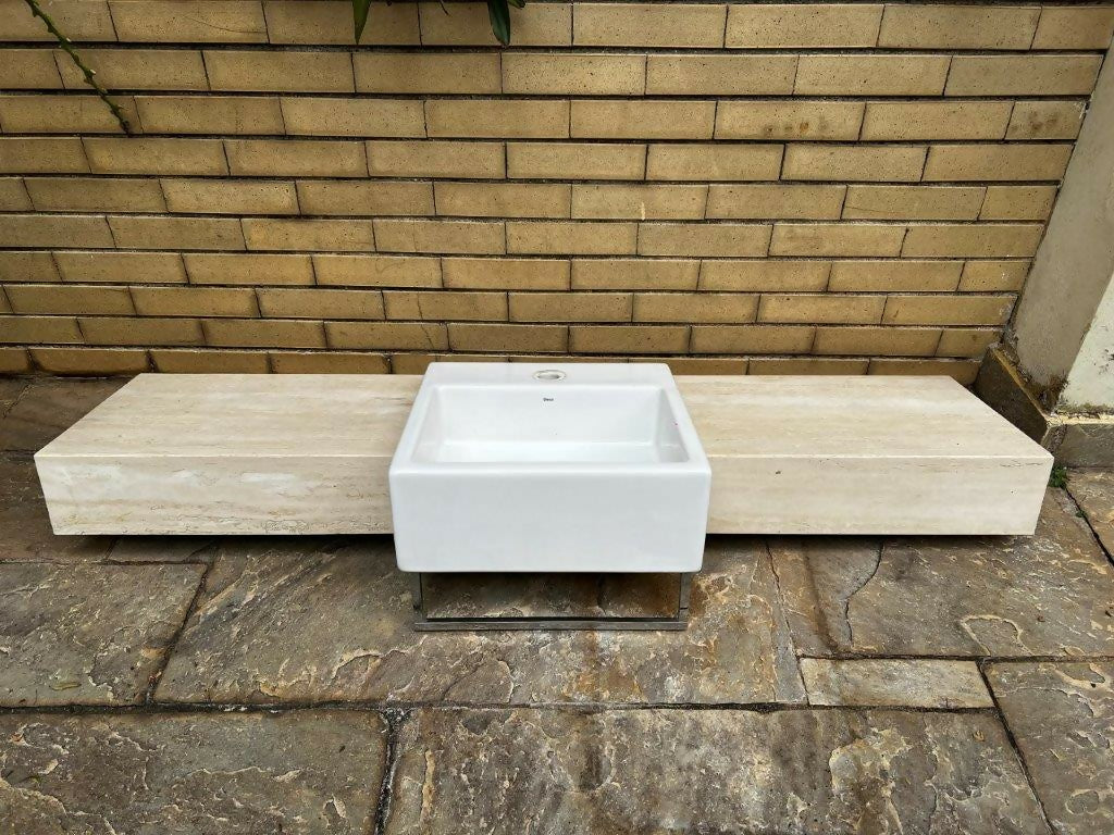 Bancada em Travertino Navona Polido