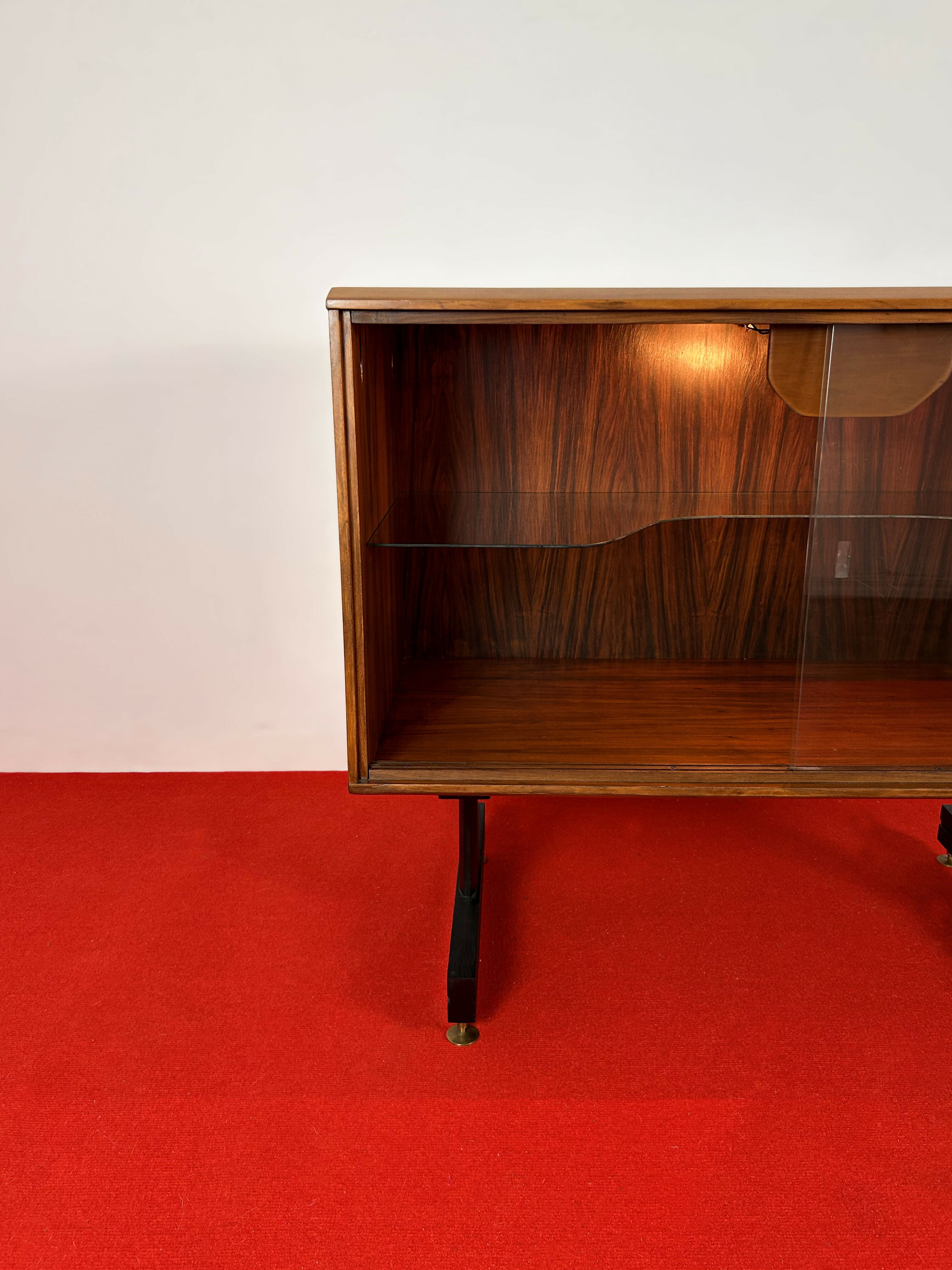 Raro Bar Cimo 60’s em Caviúna e Latão