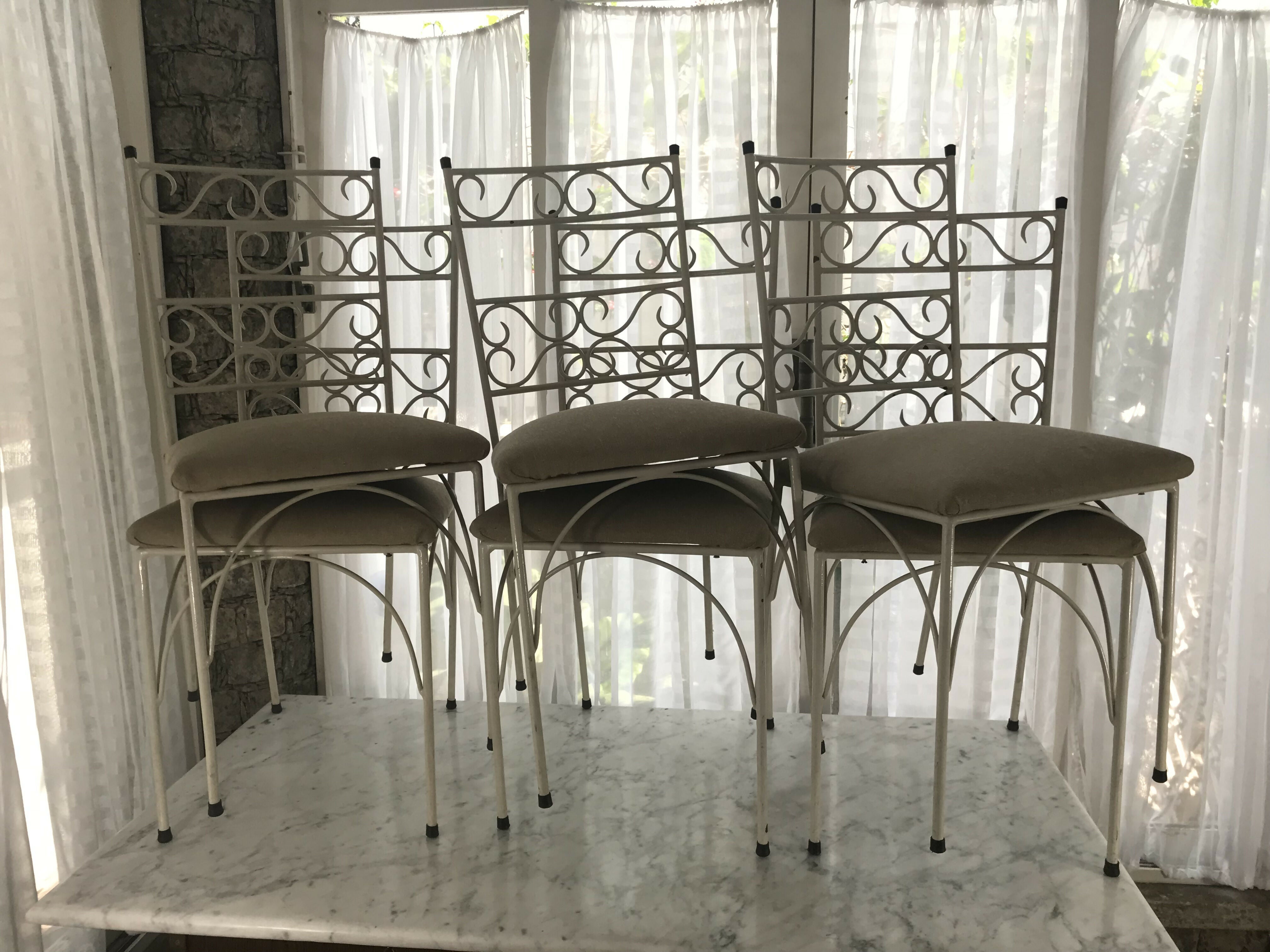 Cadeira robusta em ferro branco (6 unidades disponíveis)