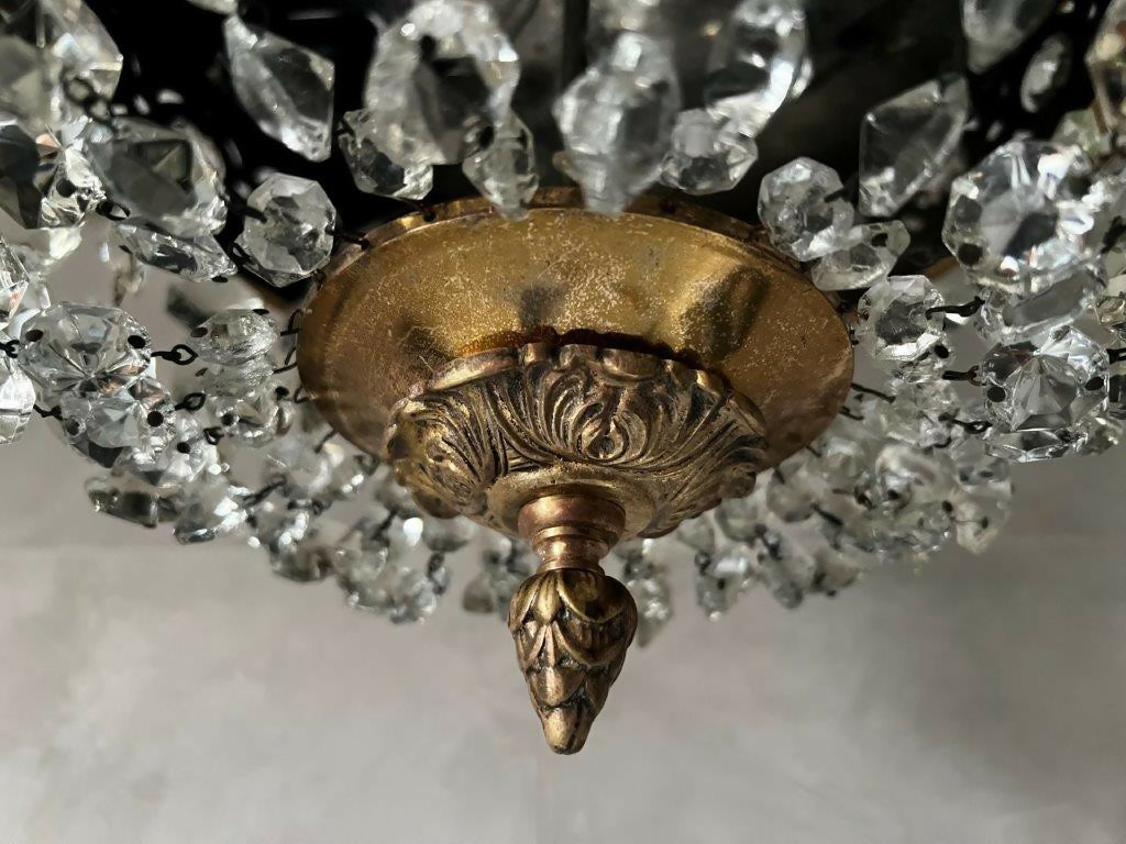 Antigo lustre de Bronze e Cristais