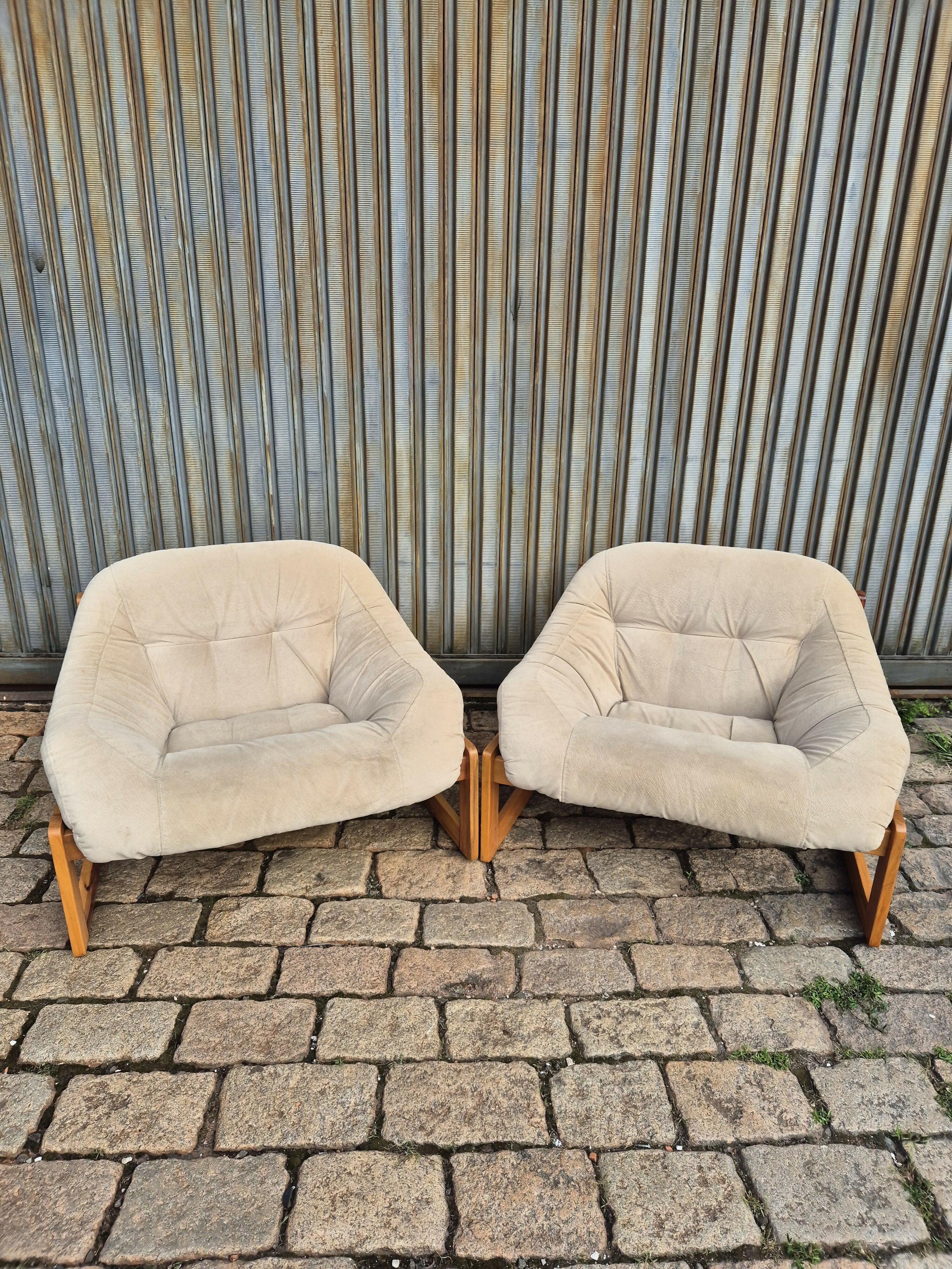 Raro par de poltronas Percival Lafer