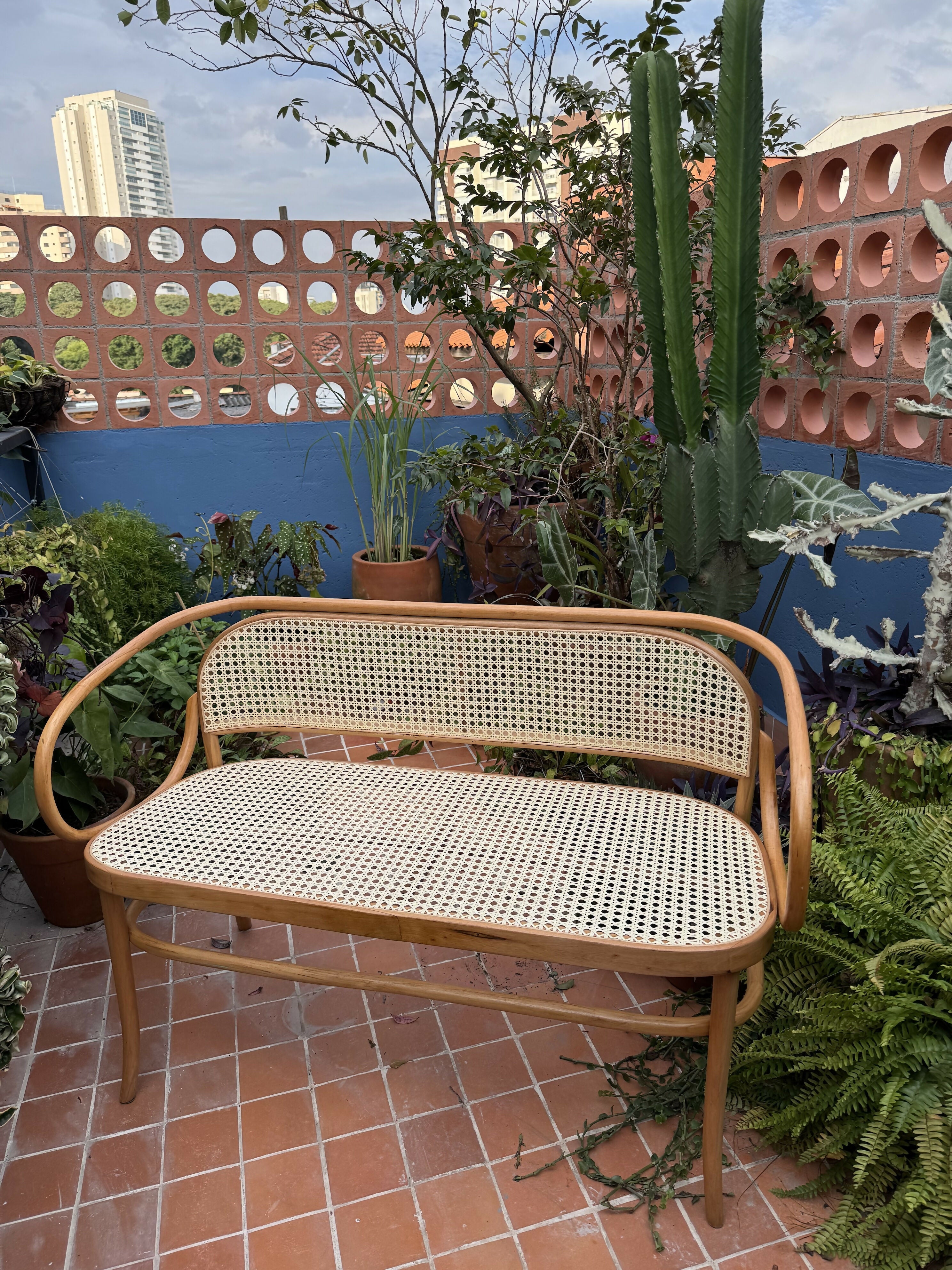 Conjunto Poltrona e Namoradeira Thonet Modelo Panamá (recém restauradas)