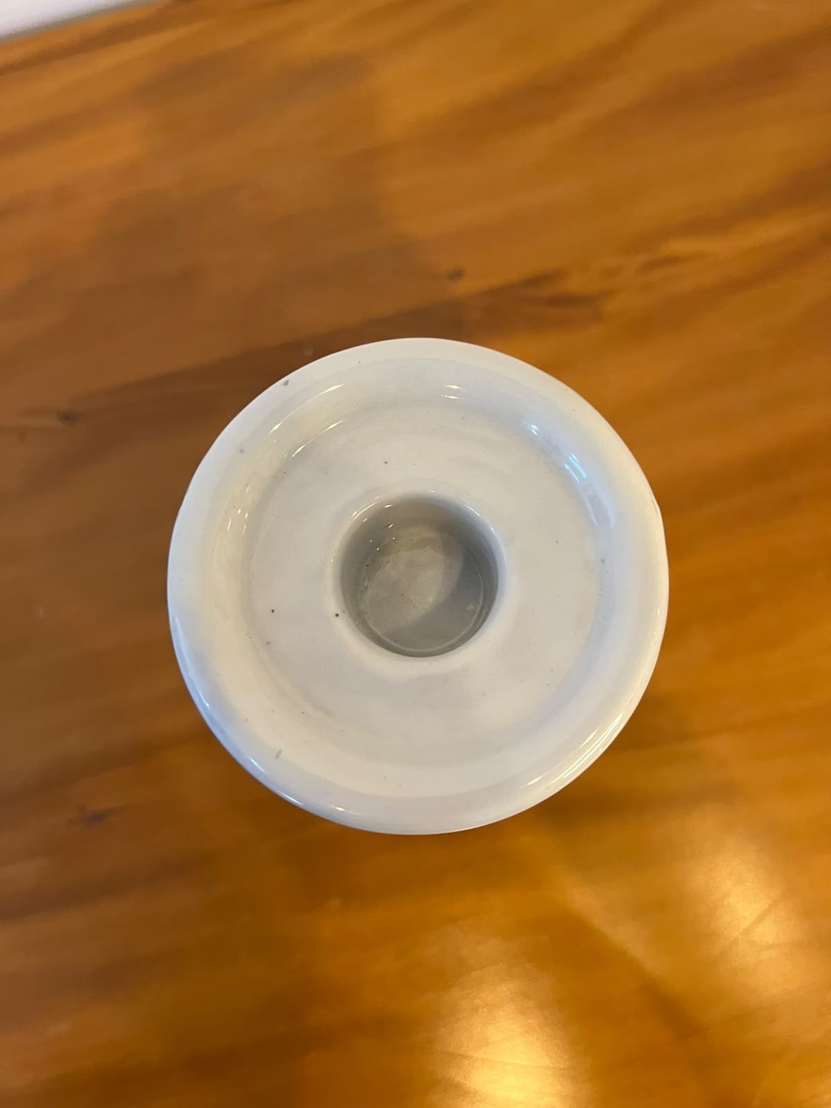 Castiçal em porcelana azul e branca com cena oriental – 22,5 cm