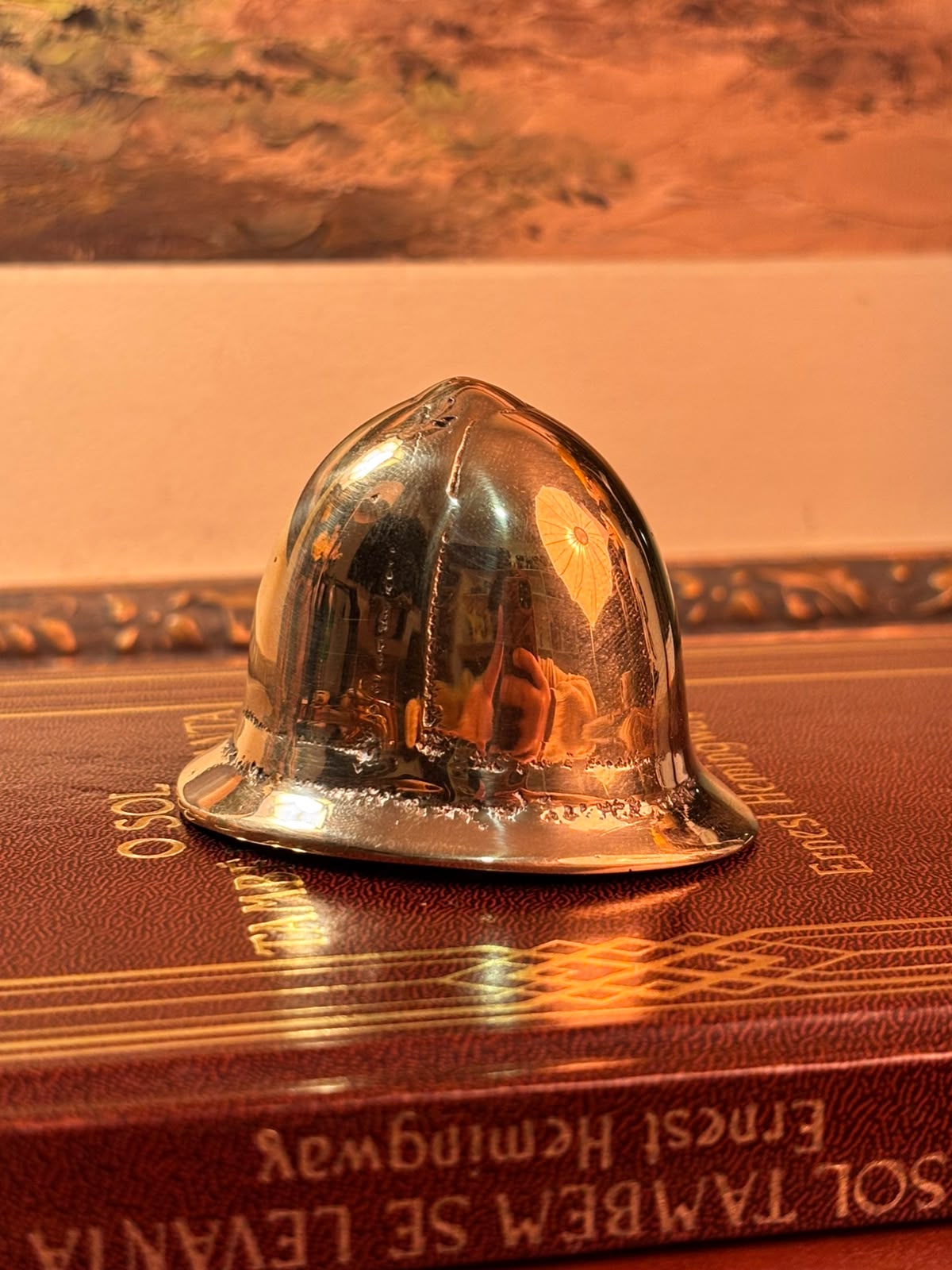 Abridor Vintage Colecionável Em Bronze Polido Formato De Chapéu