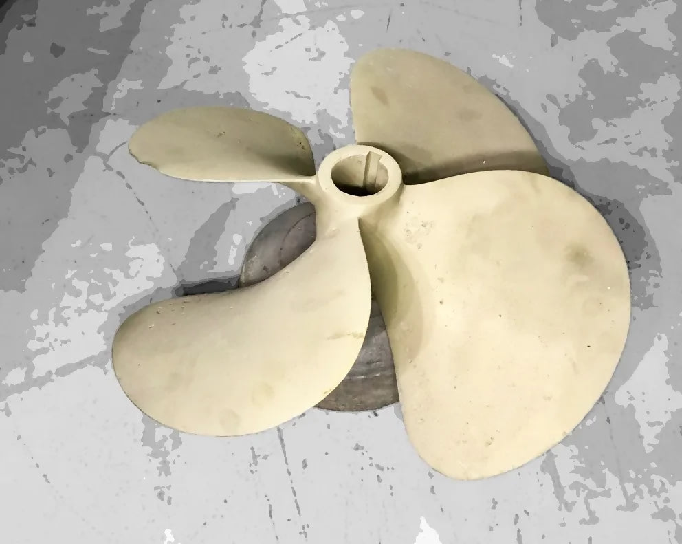 Hélice de barco (grande / em latão) - mesinha de centro