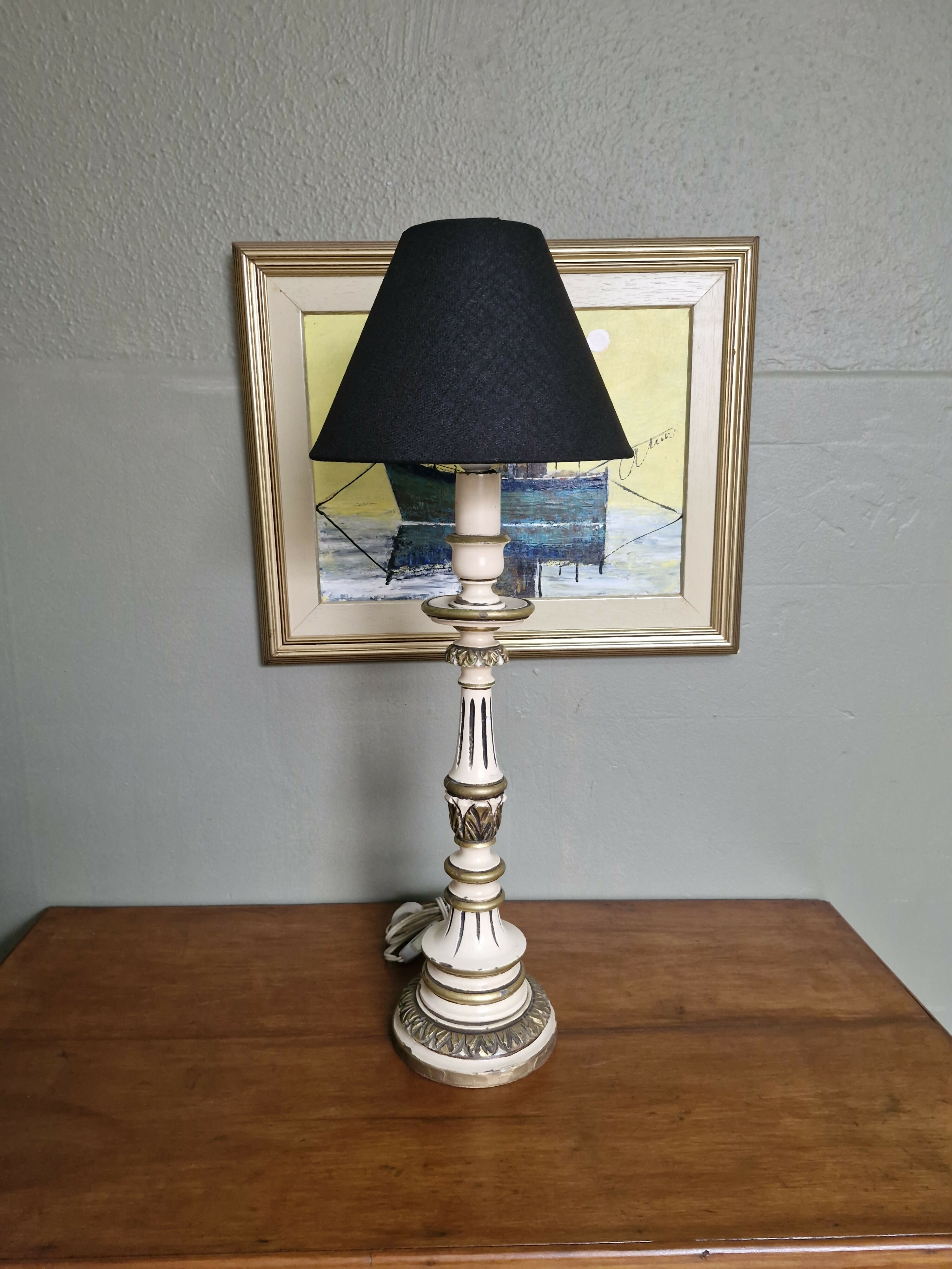 Abajur estilo Clássico em madeira torneada