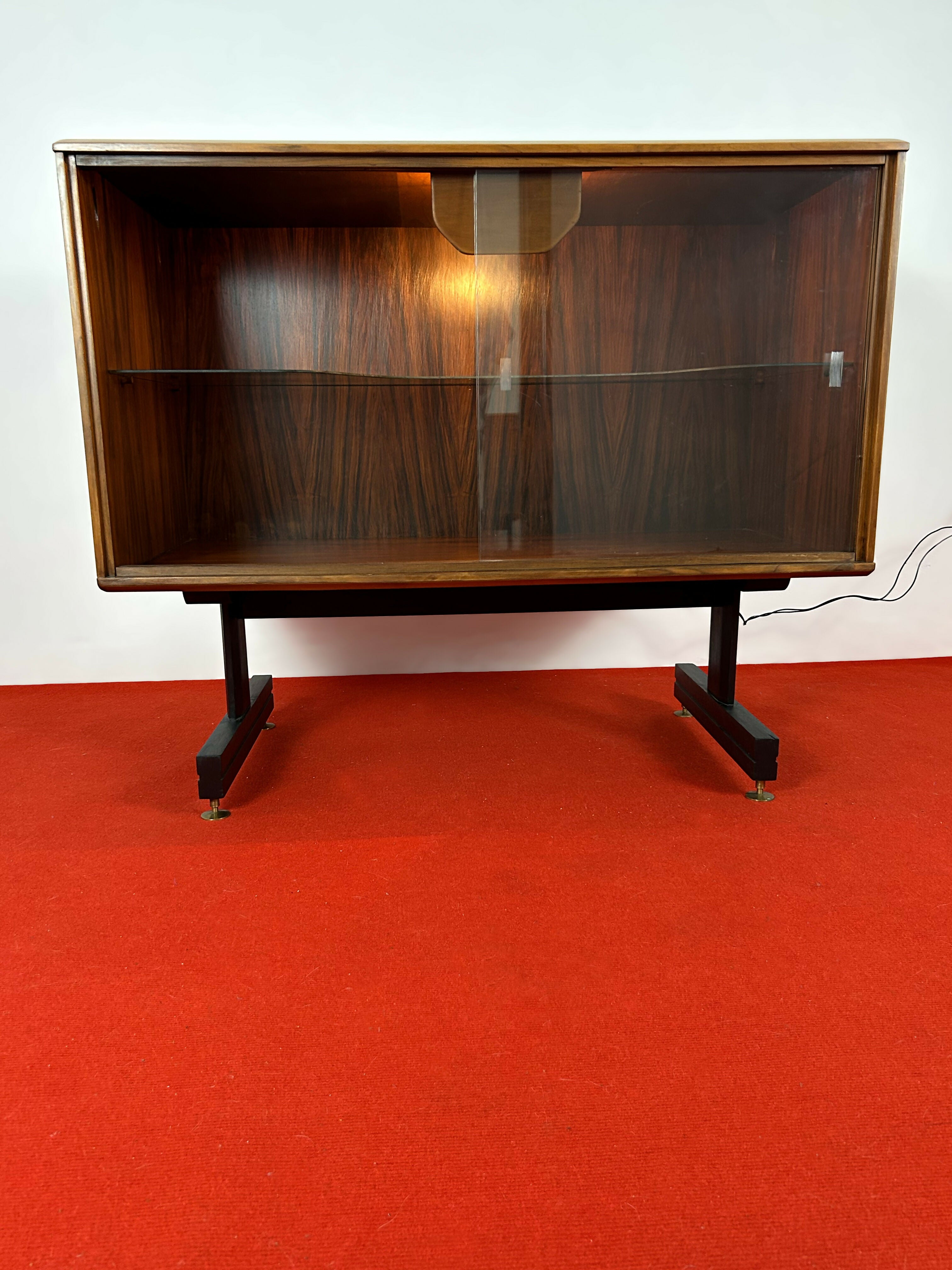 Raro Bar Cimo 60’s em Caviúna e Latão