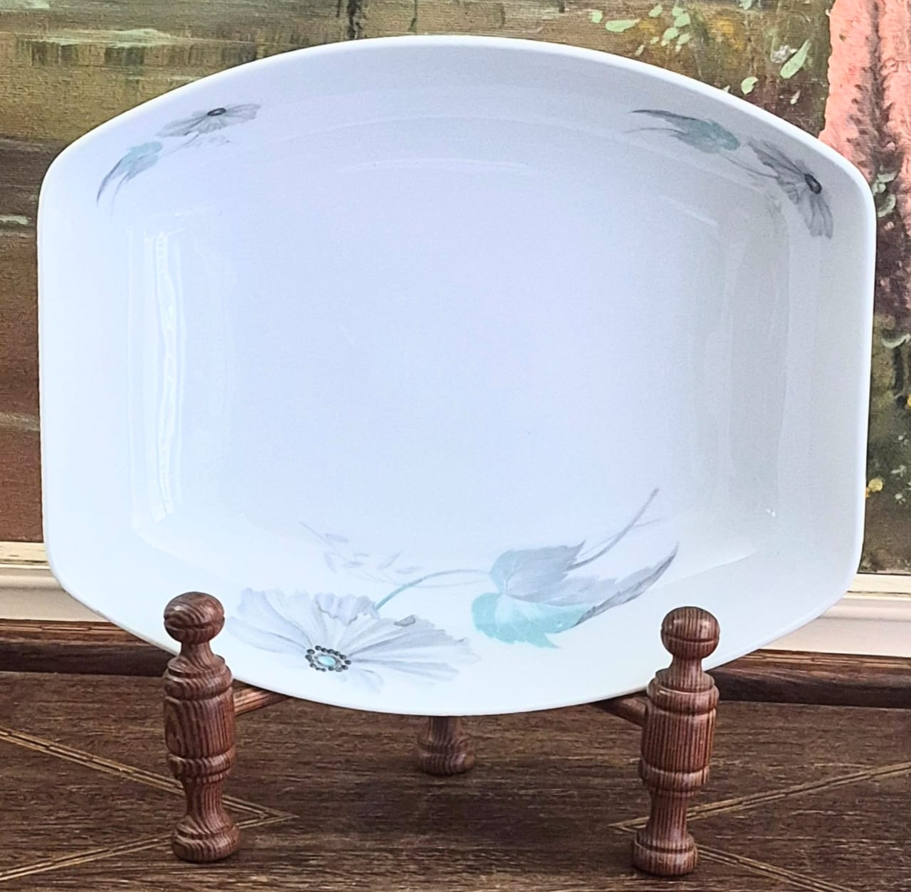 Conjunto, lindíssimo e impecável,  em porcelana alemã centenária Thomas Bavaria, anos 30, hoje: Rosenthal. 27 peças.