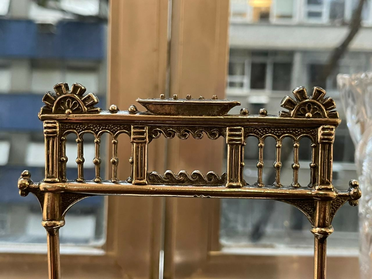 Recipiente para picles em cristal e metal espesso a prata