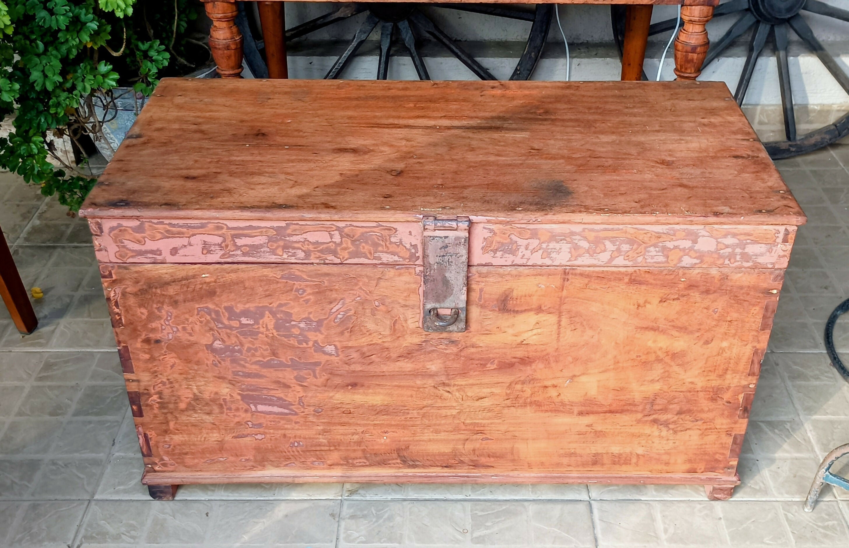 Baú antigo em peroba maciça final séc. XIX