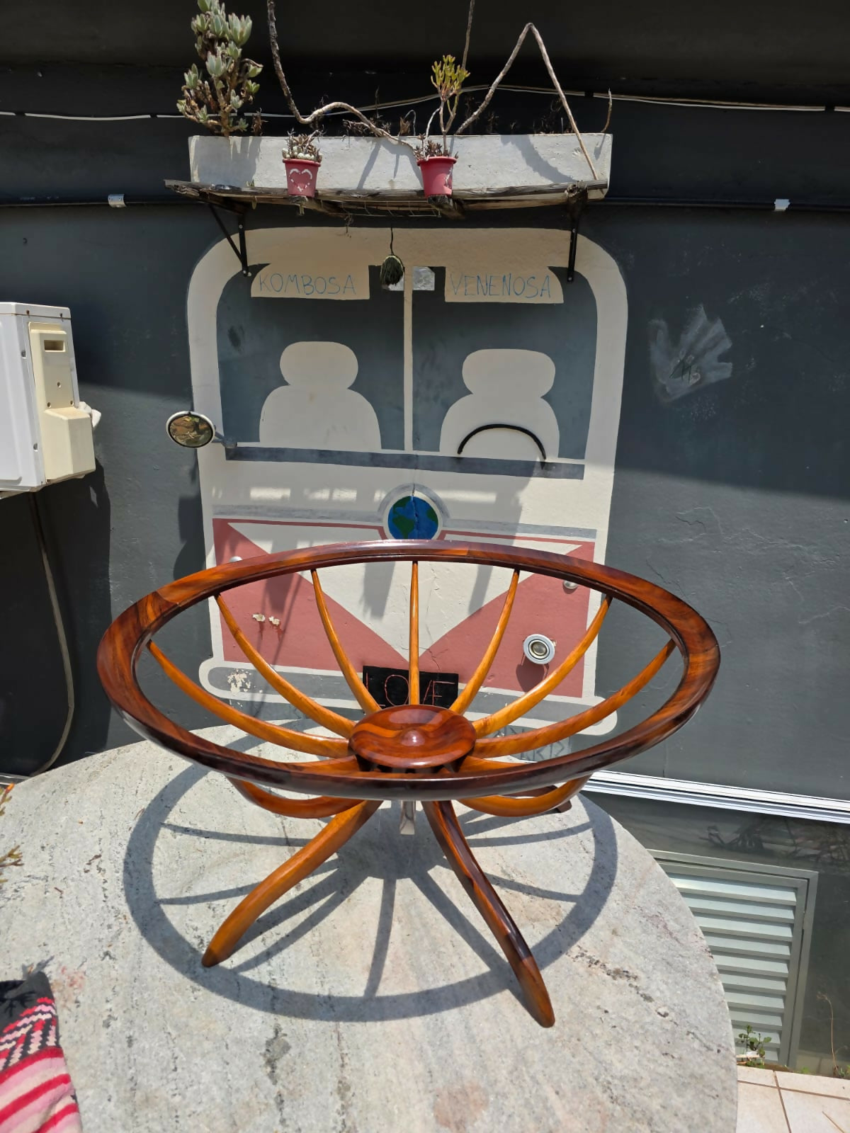 Mesa de centro Aranha de Giuseppe Scapinelli em Caviúna