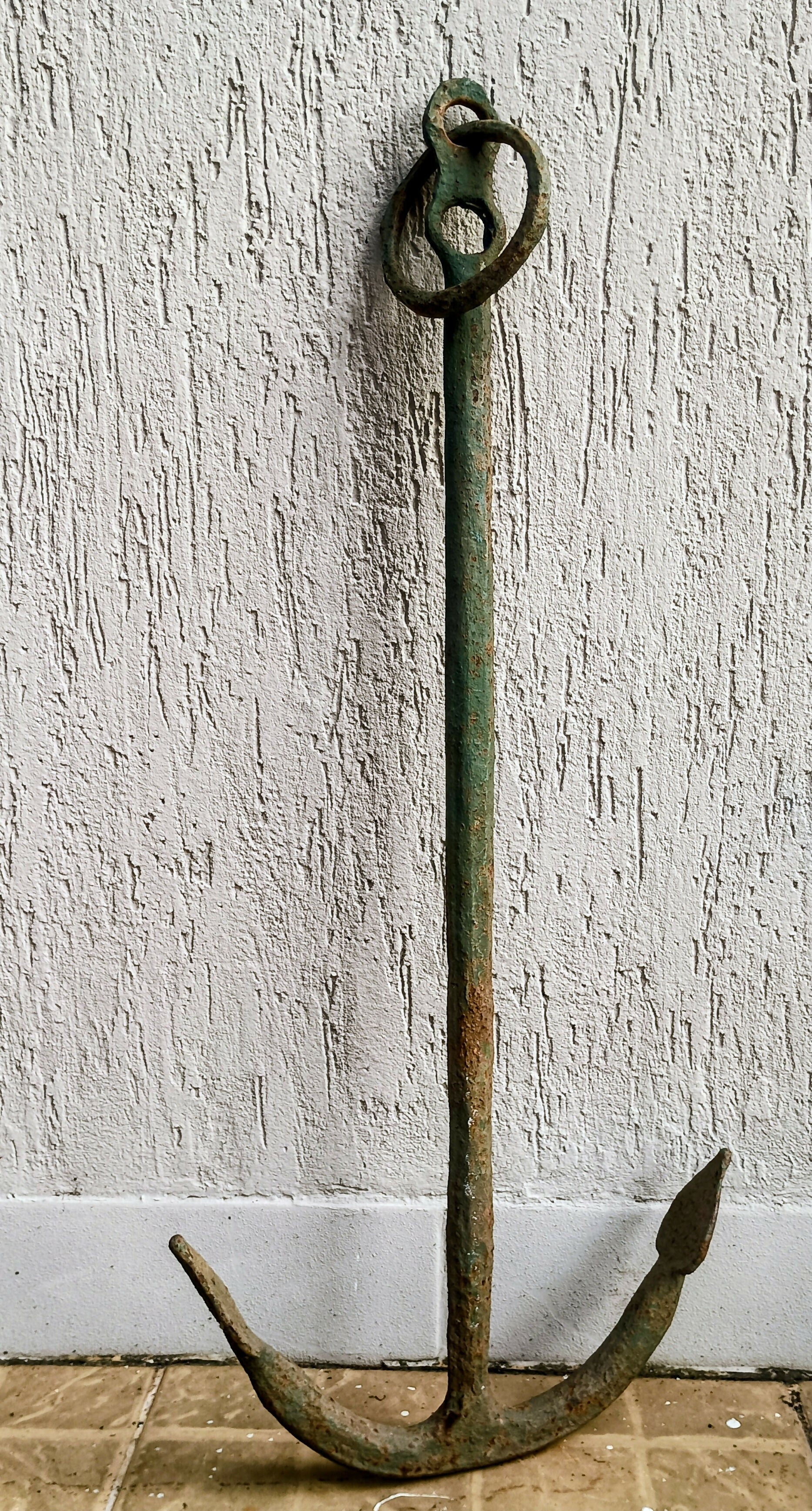 Antiga Âncora naval em ferro fundido