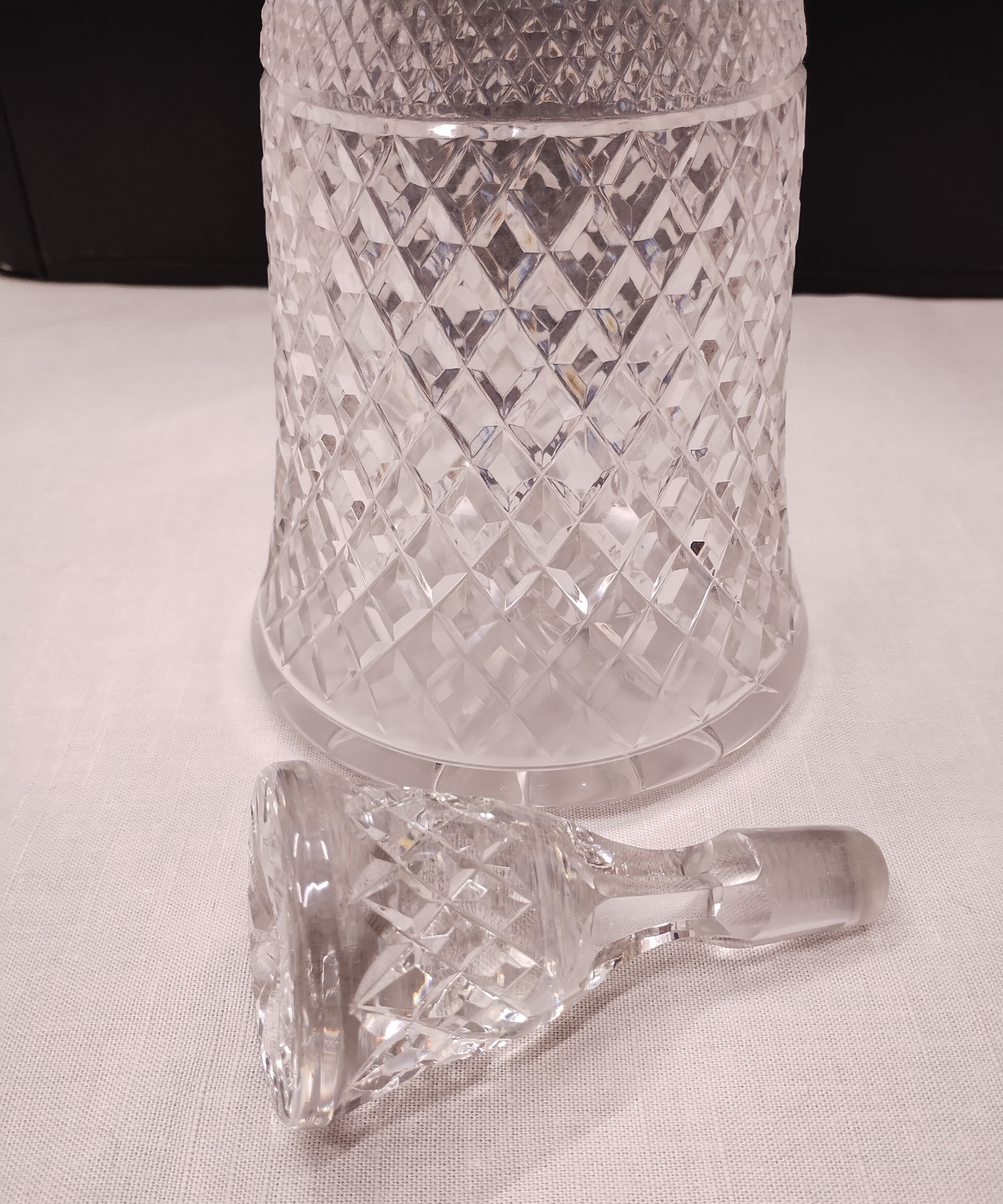 Licoreira com tampa em cristal texturizado da Boemia