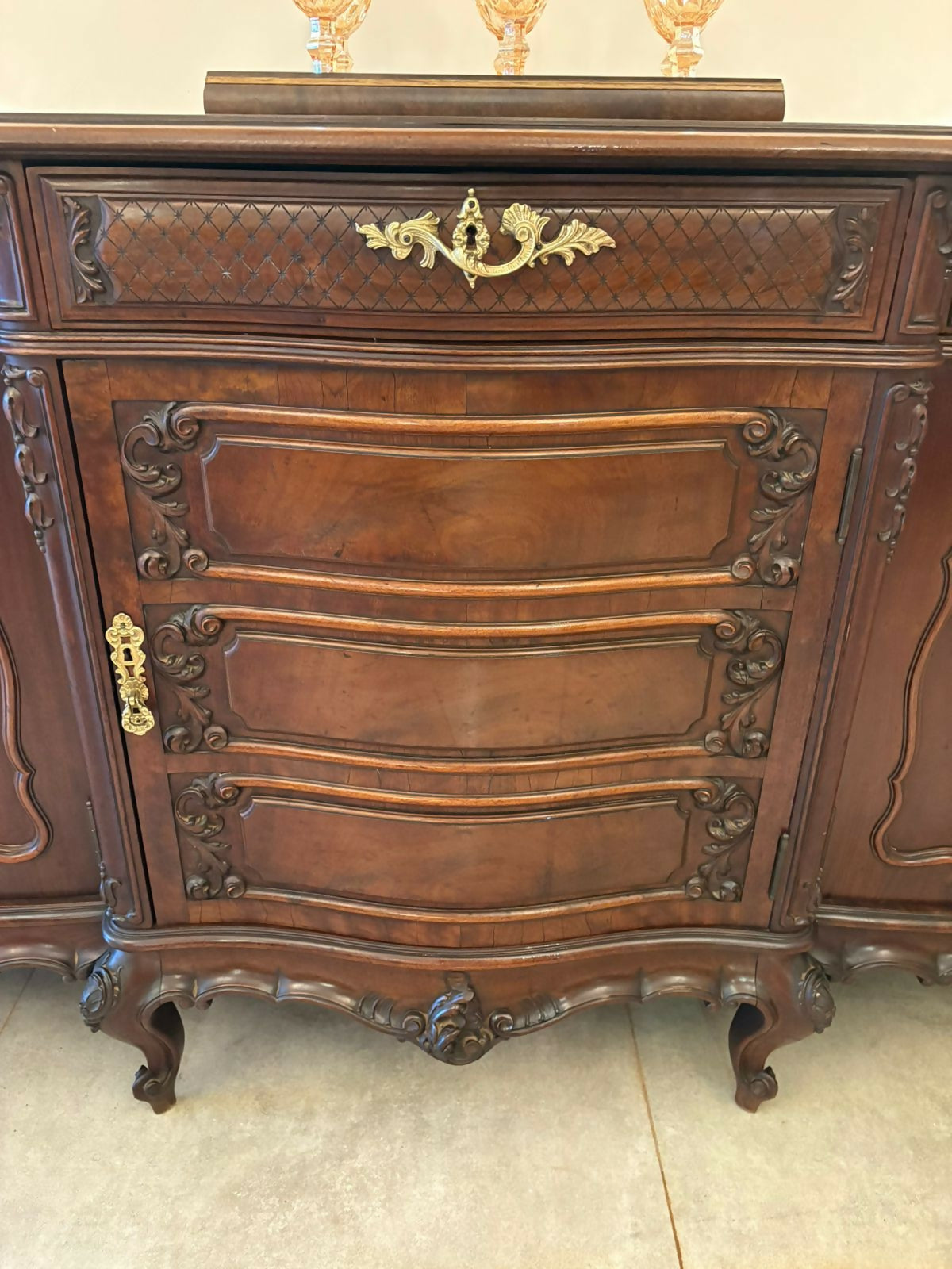 Buffet / Balcão Tager Luiz XV – Peça Original e Imponente