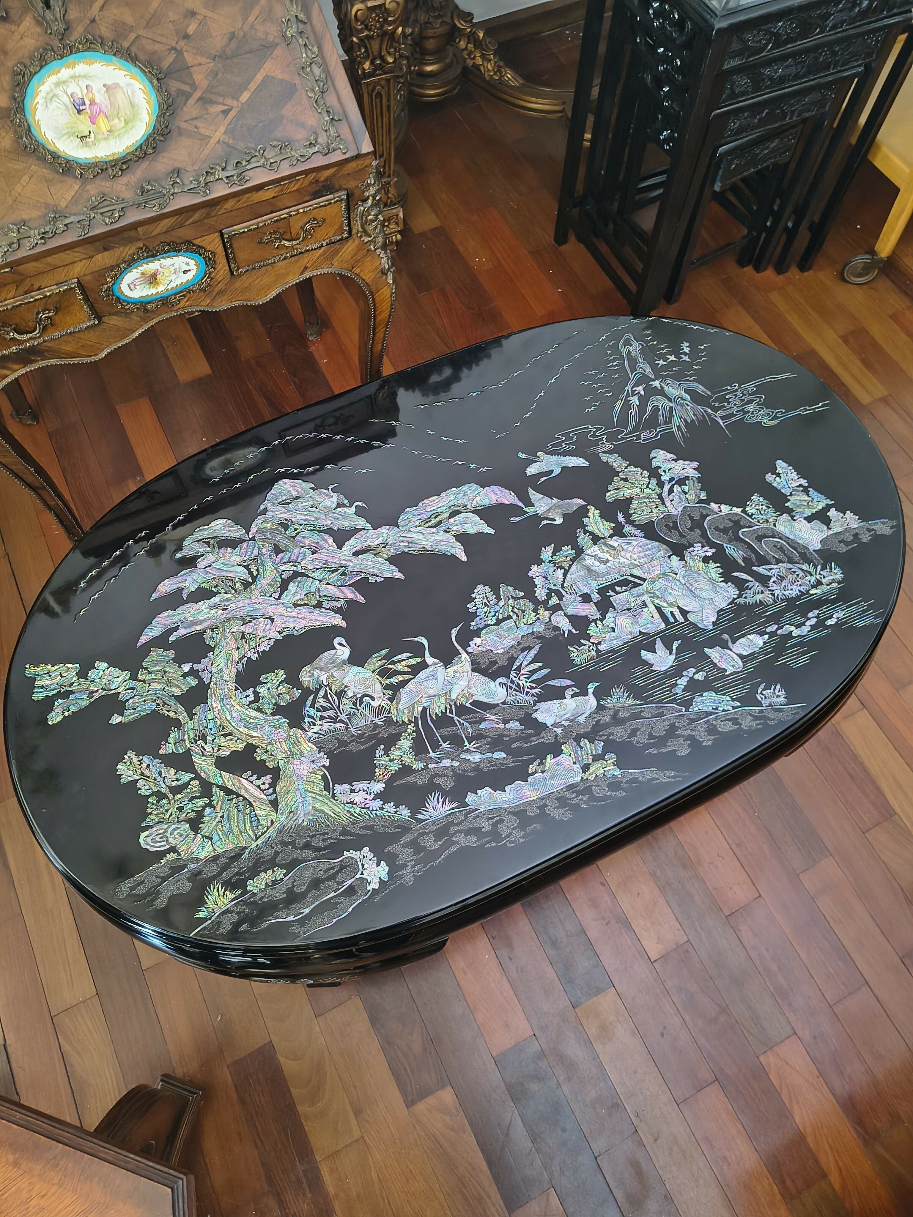 Antiga Mesa de Centro Chinoiserie