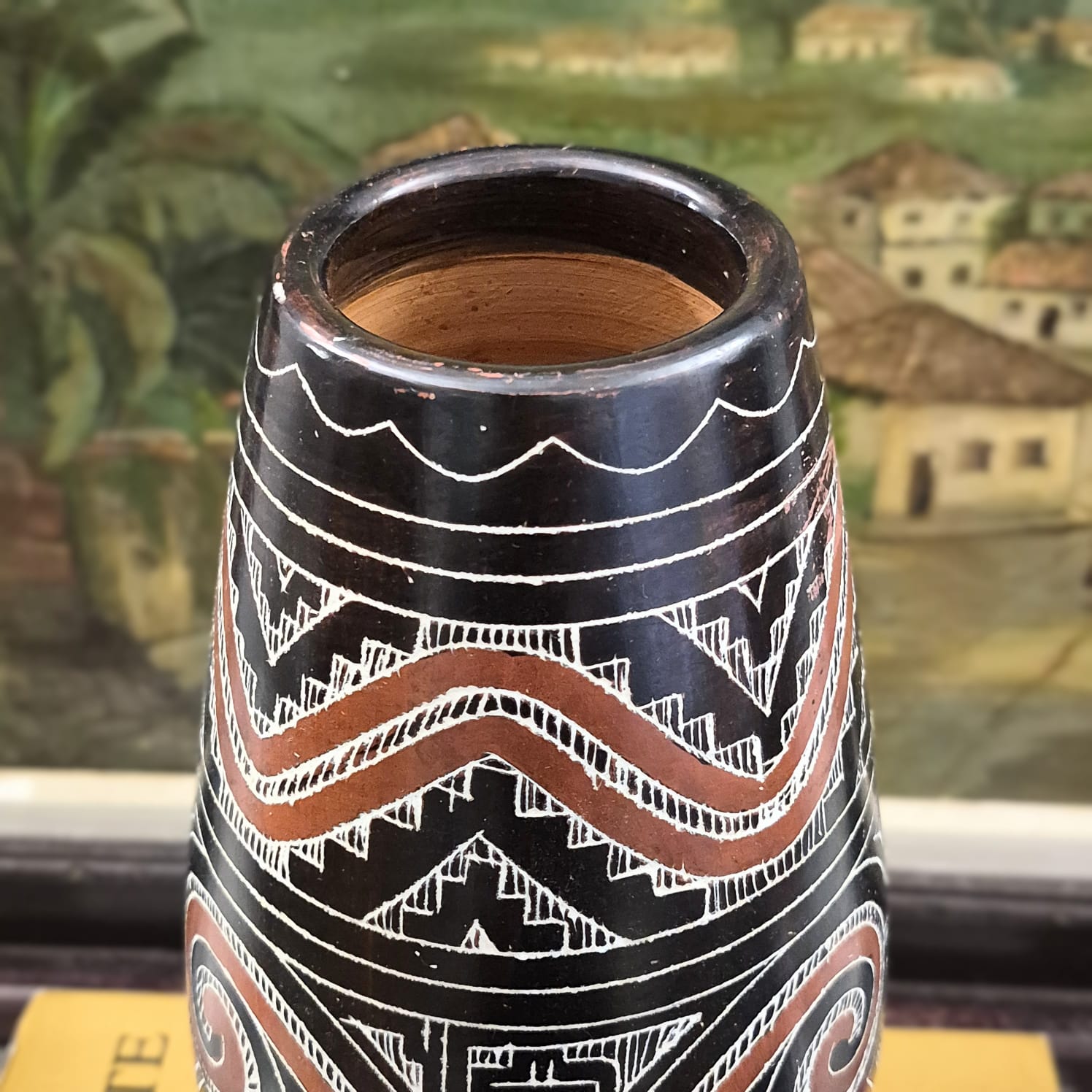 Vaso em cerâmica indígena nacional Marajoara em perfeito estado