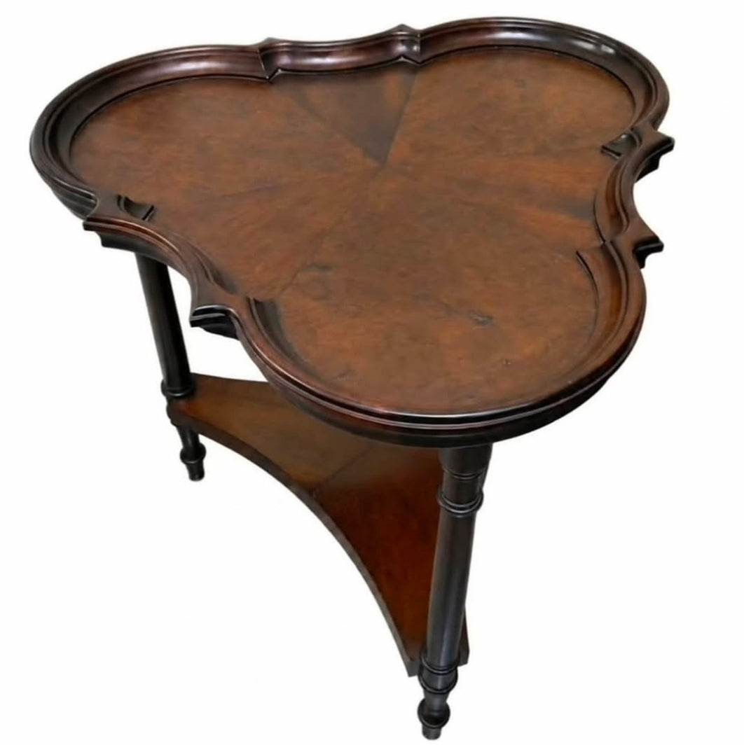 MESA LATERAL EM MADEIRA COM FORMA DE FLOR