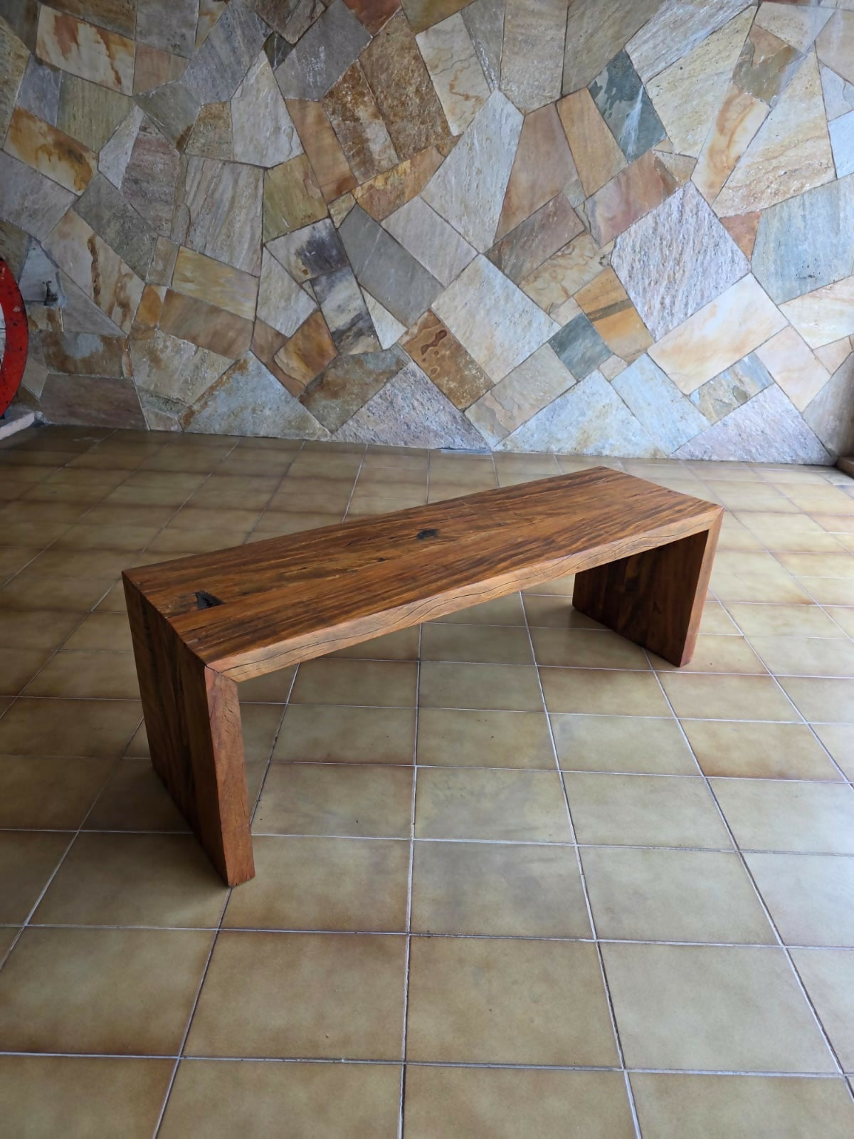 Banco de Peroba rosa maciço