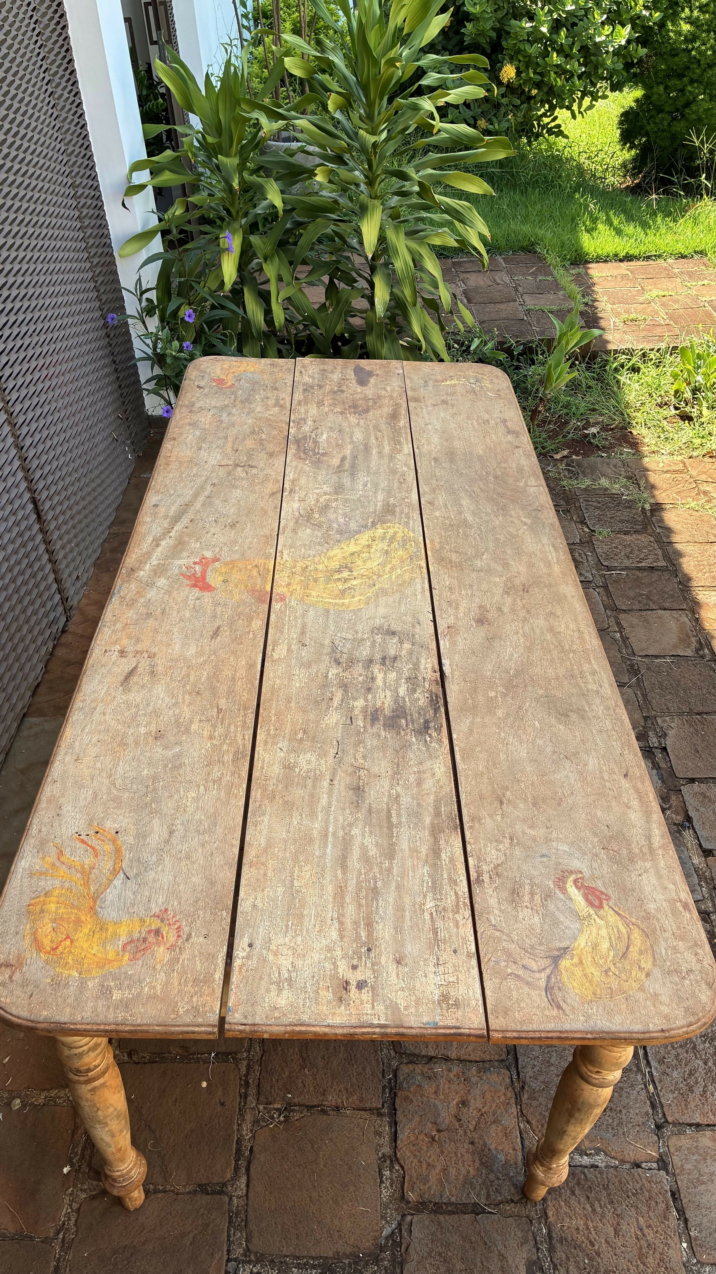 Mesa de Jantar Estilo Império em madeira com pintura de galo