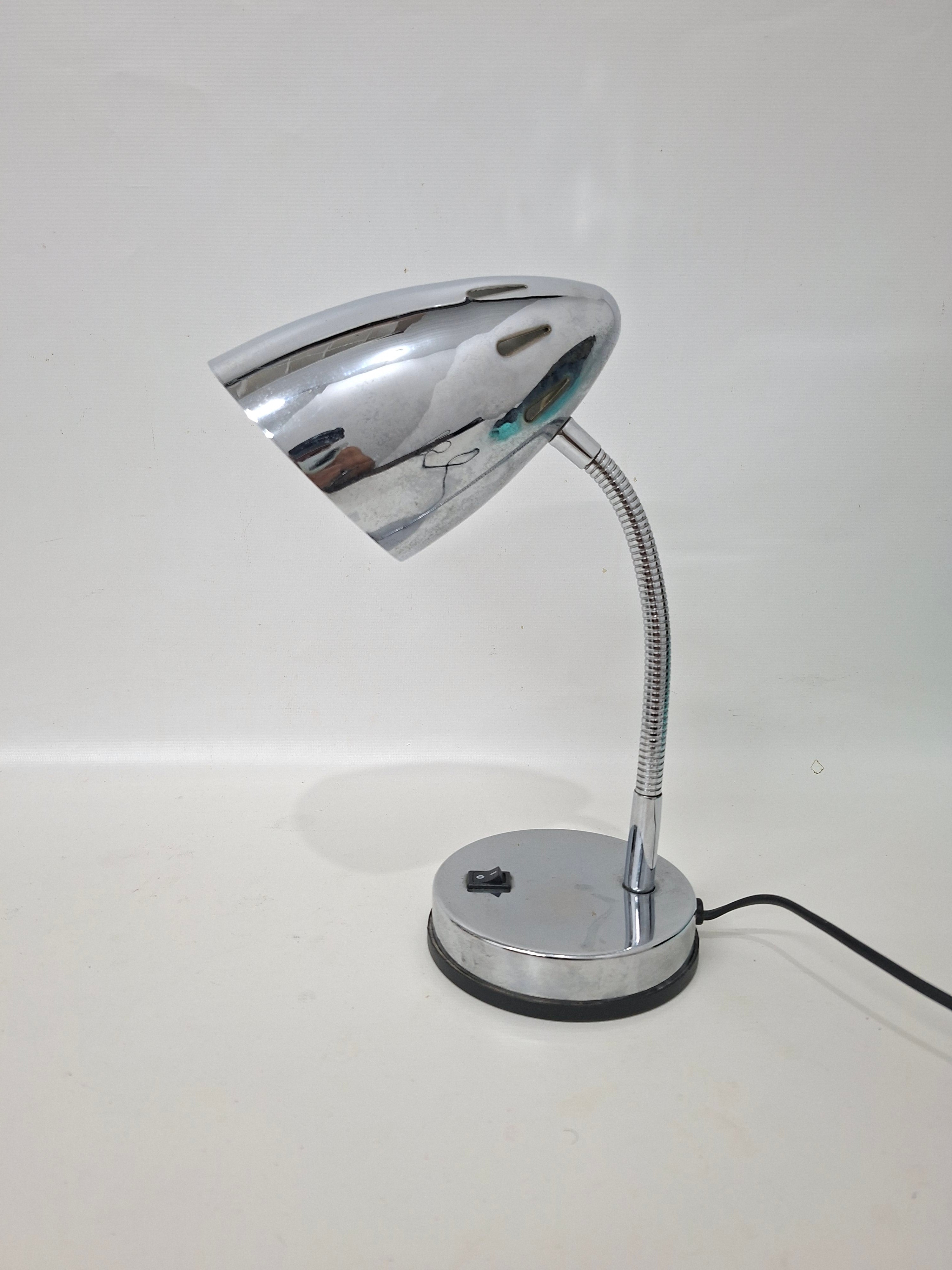 Luminária Design em Metal Cromado