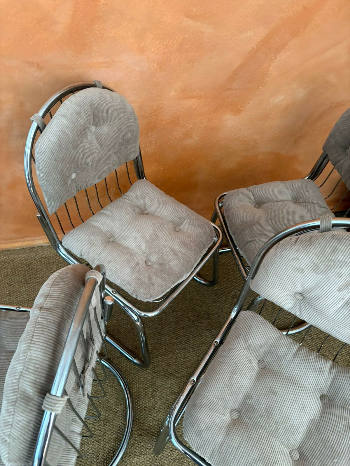 cadeiras Pozza 70’s em metal cromado tubular (valor individual)