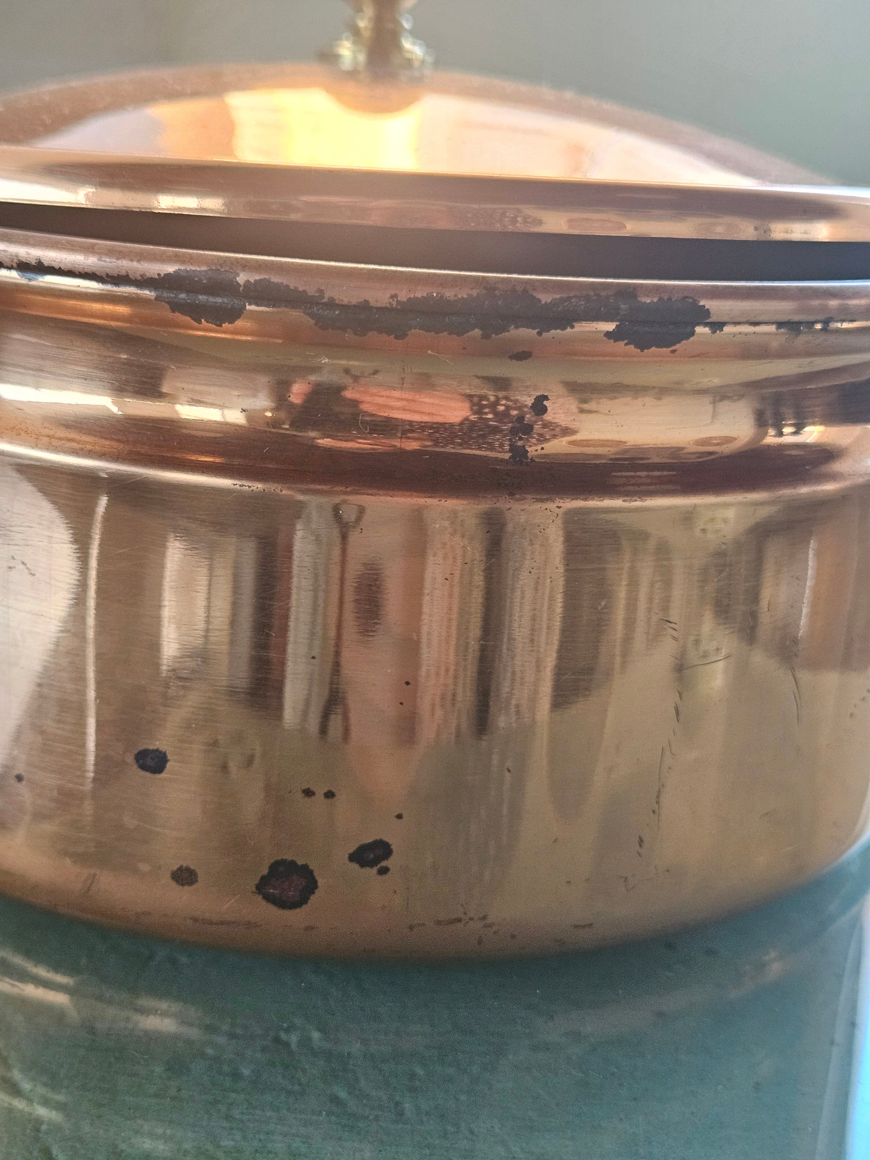 Panela Vintage em Cobre com tampa e cabo de madeira - Peça de coleção