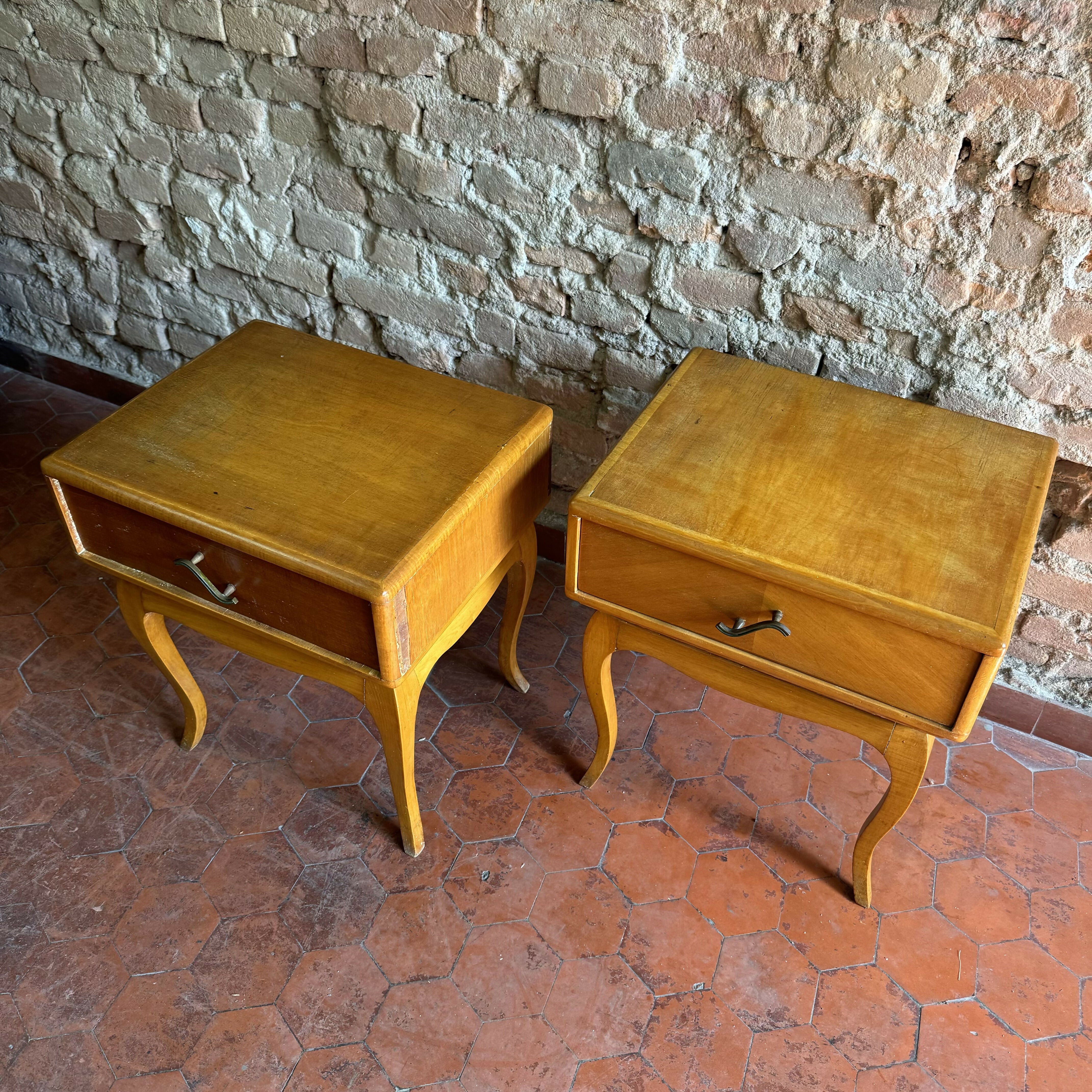 Mesa de cabeceira anos 50