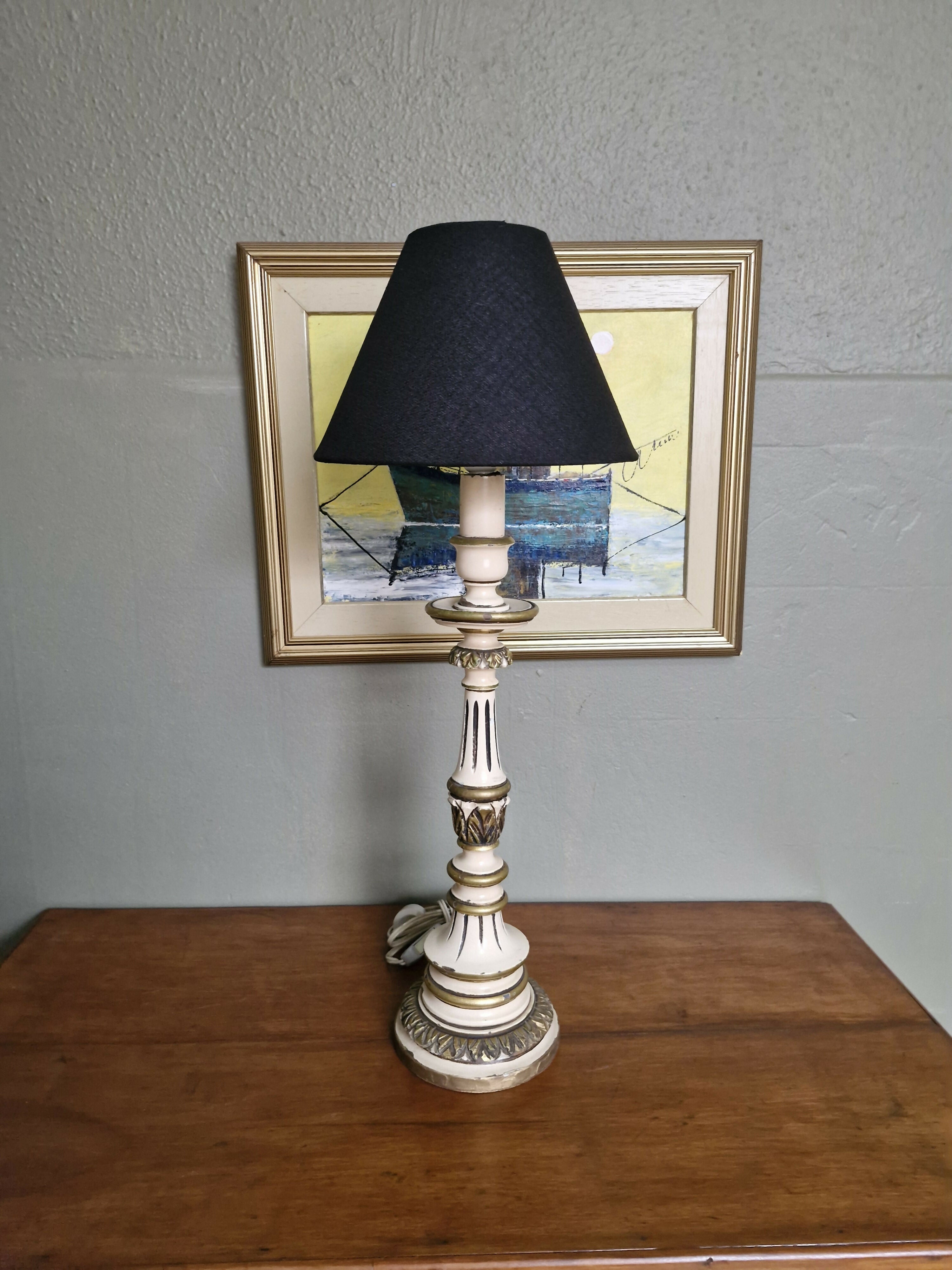 Abajur estilo Clássico em madeira torneada