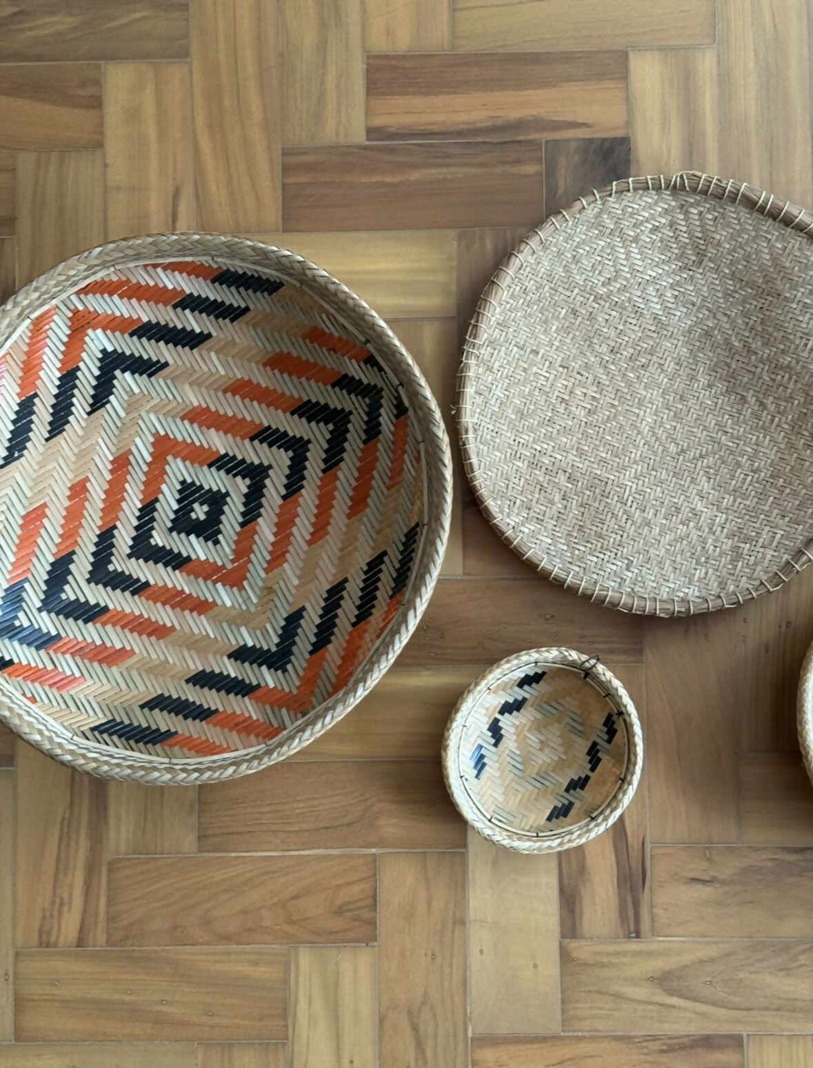 Conjunto de seis cestos artesanais indígenas