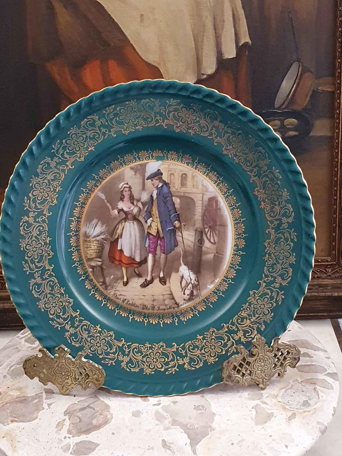  Prato decorativo lindíssimo em porcelana alemã GEB. Dourações maravilhosas. Modelo raro " Cries of London- Who&
