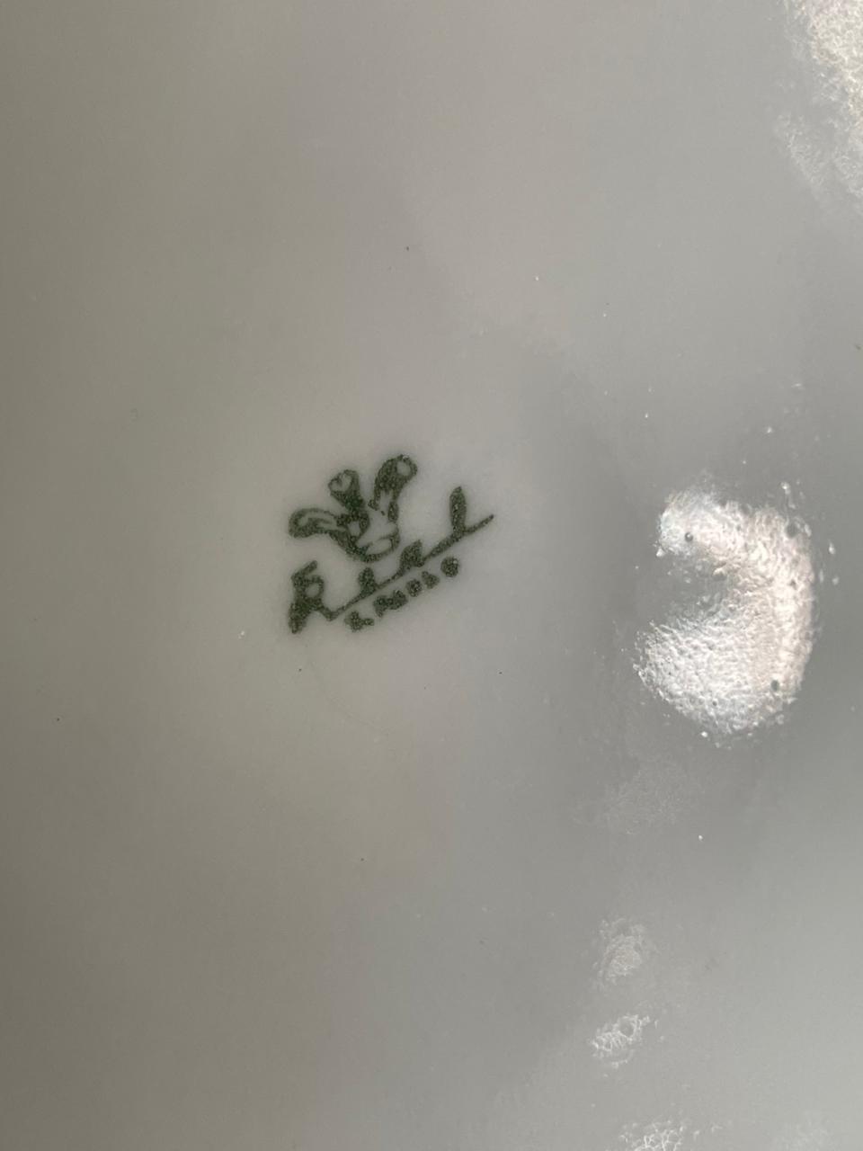 Bule em porcelana Real São Paulo com douração