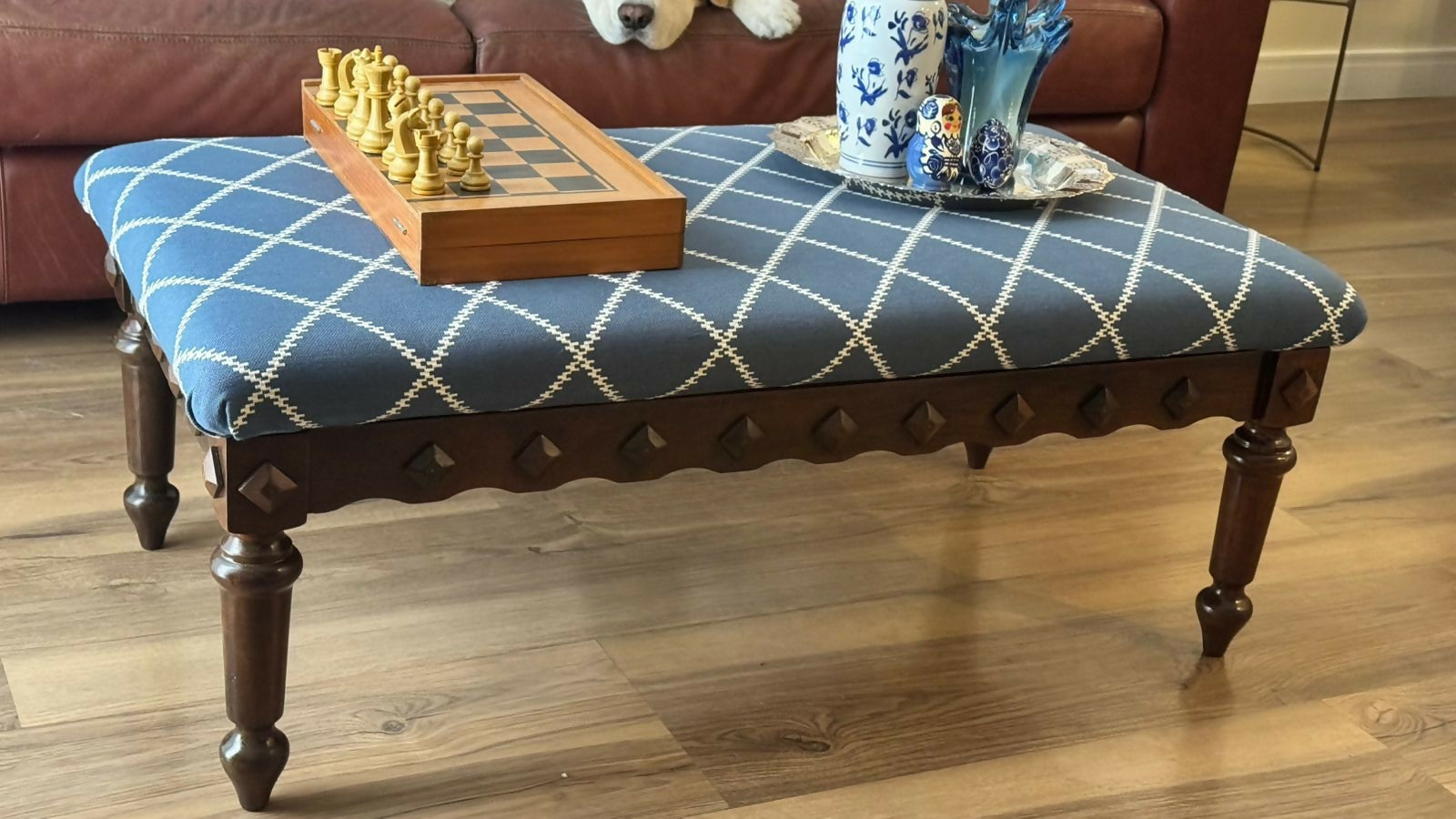 Mesa de centro / Ottoman / Banqueta / Apoio de pés em tecido jacquard azul Donatelli
