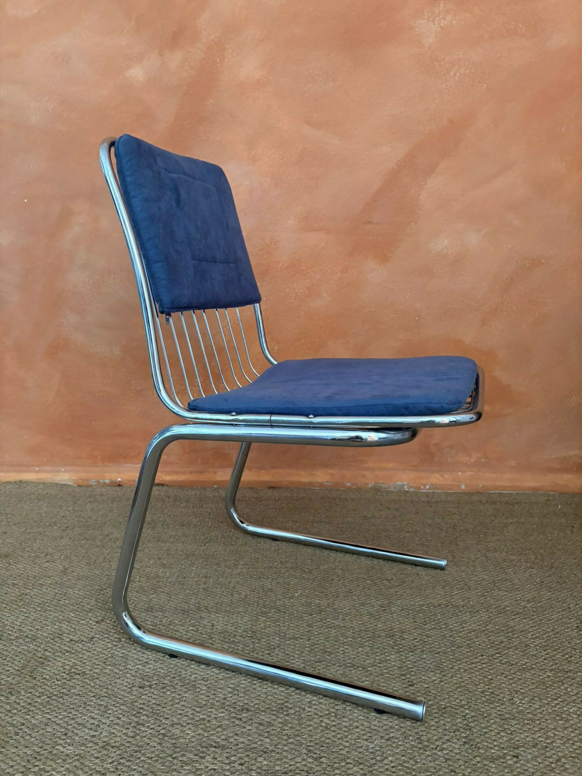 cadeira unitária Pozza cromada anos 70