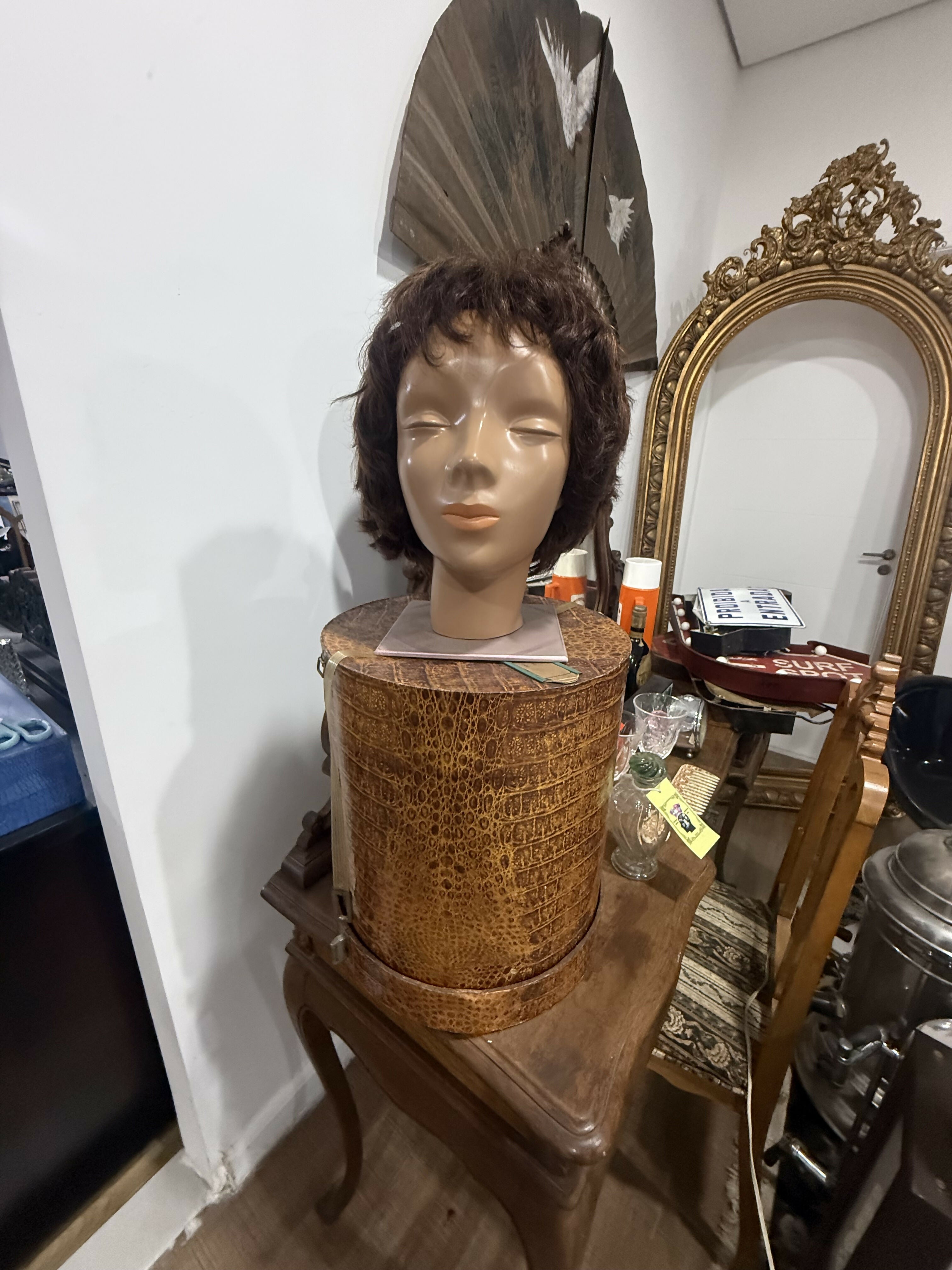 Caixa de Peruca com Cabeça Original em Baquelite – Anos 50 – Raríssima