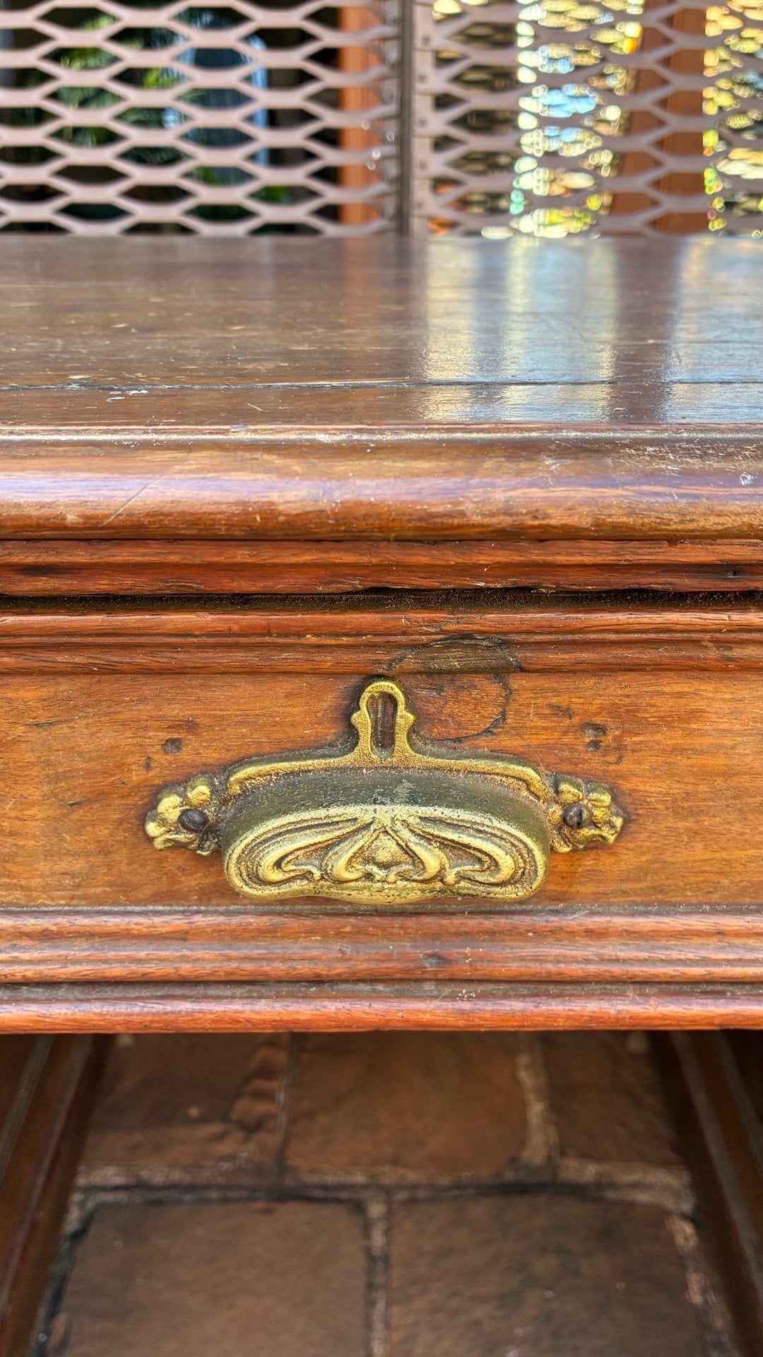 Escrivaninha Pedestal em Madeira