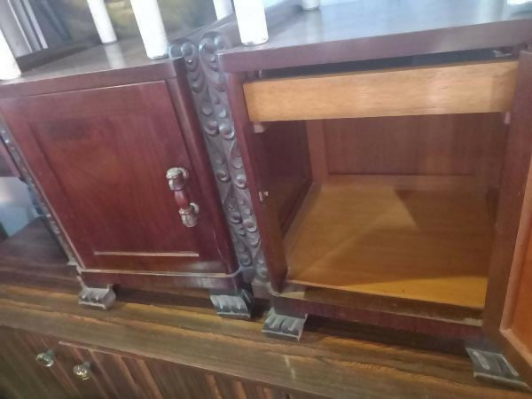 Jogo de quarto (cama + armário + par móveis de cabeceira)